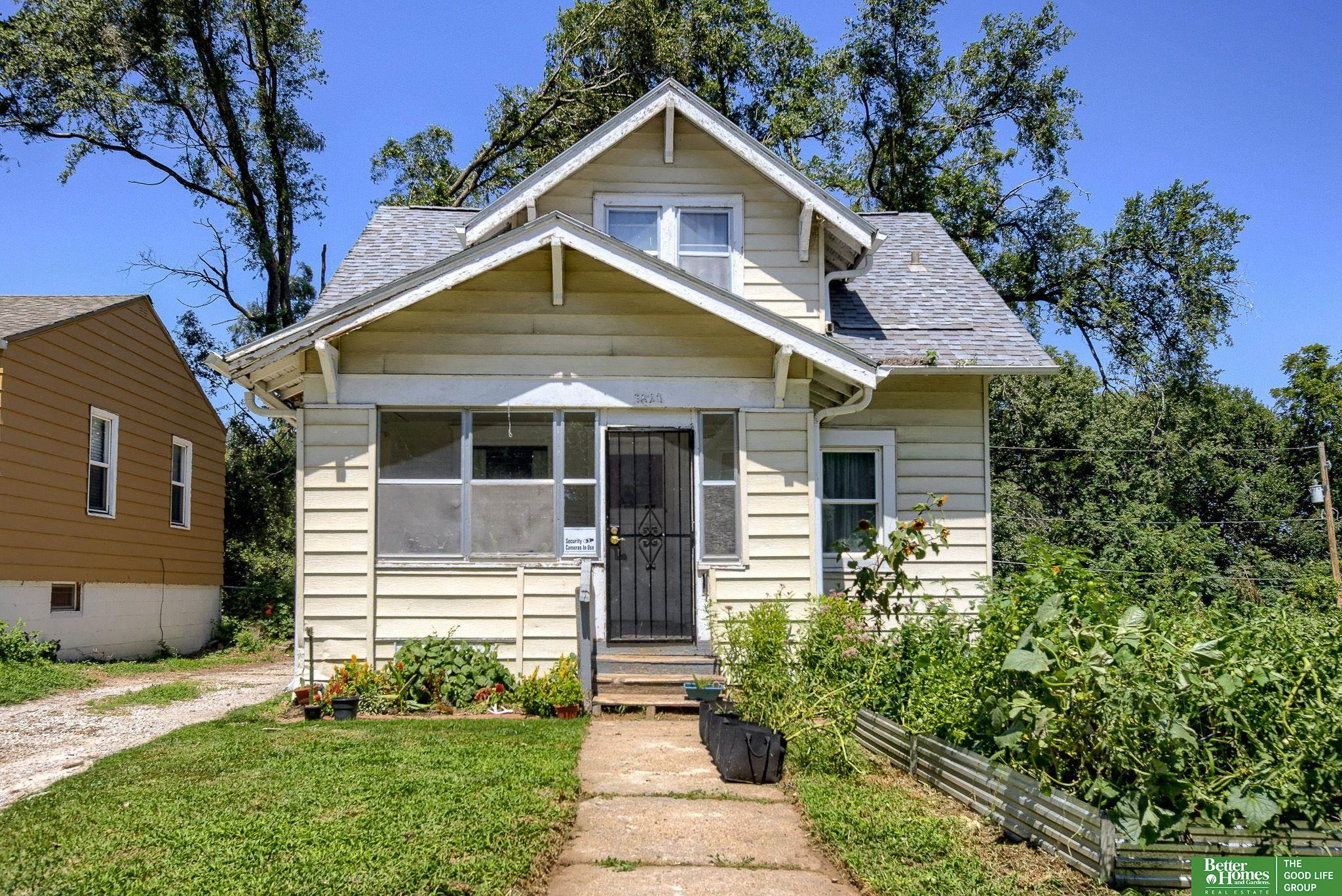 3820 Maple Street