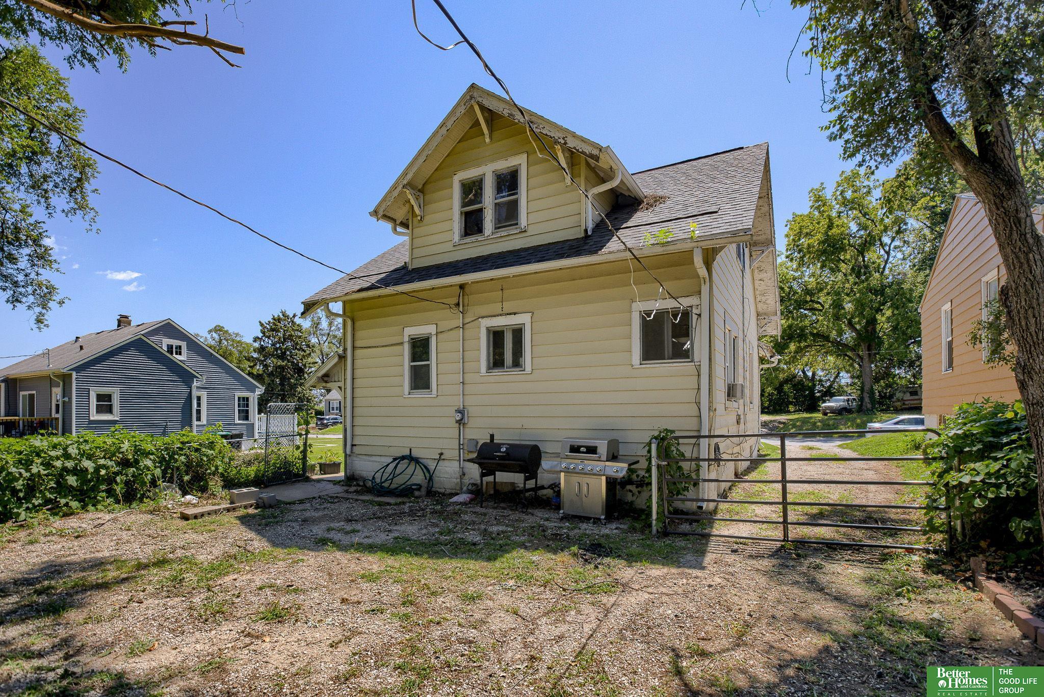 3820 Maple Street