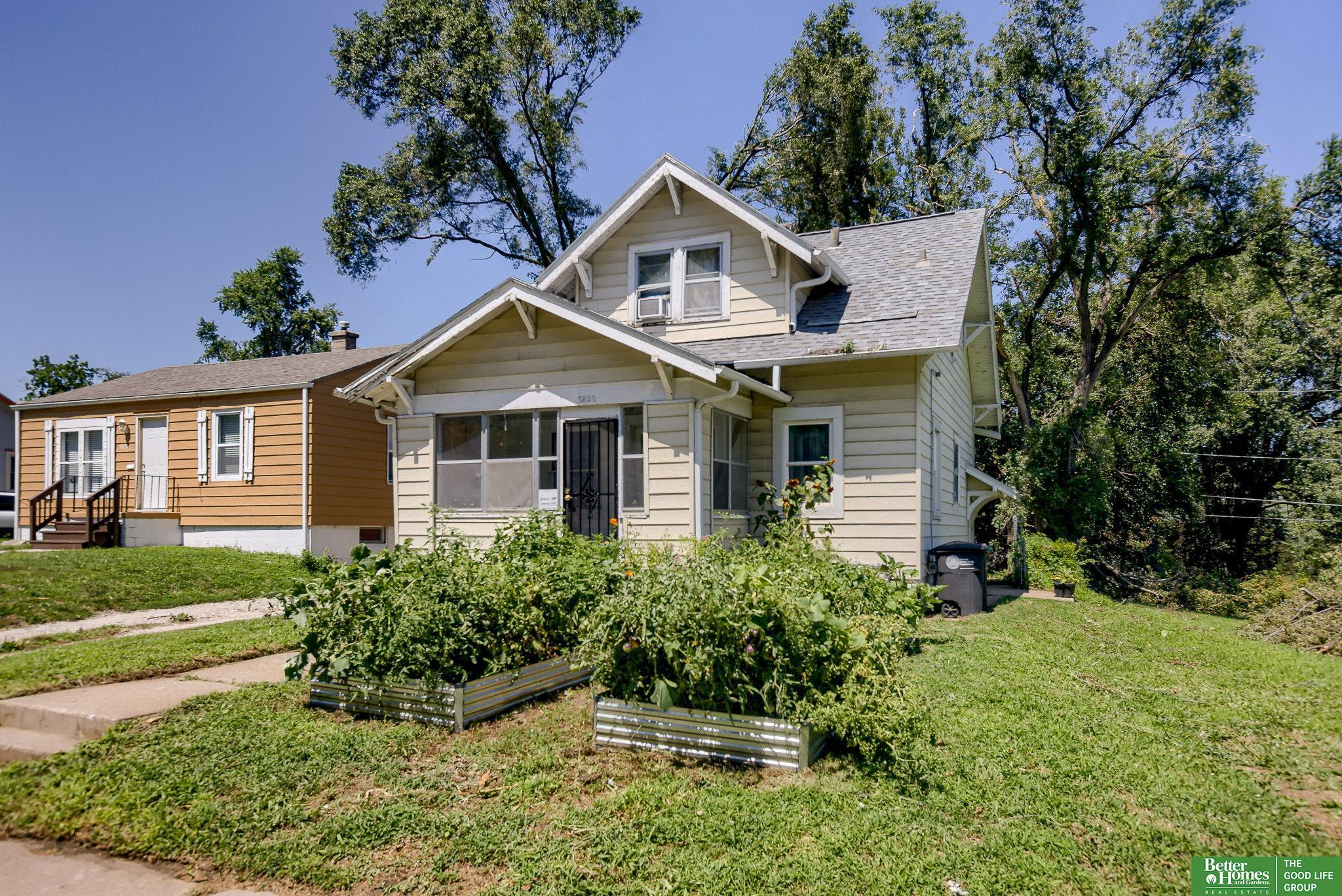 3820 Maple Street