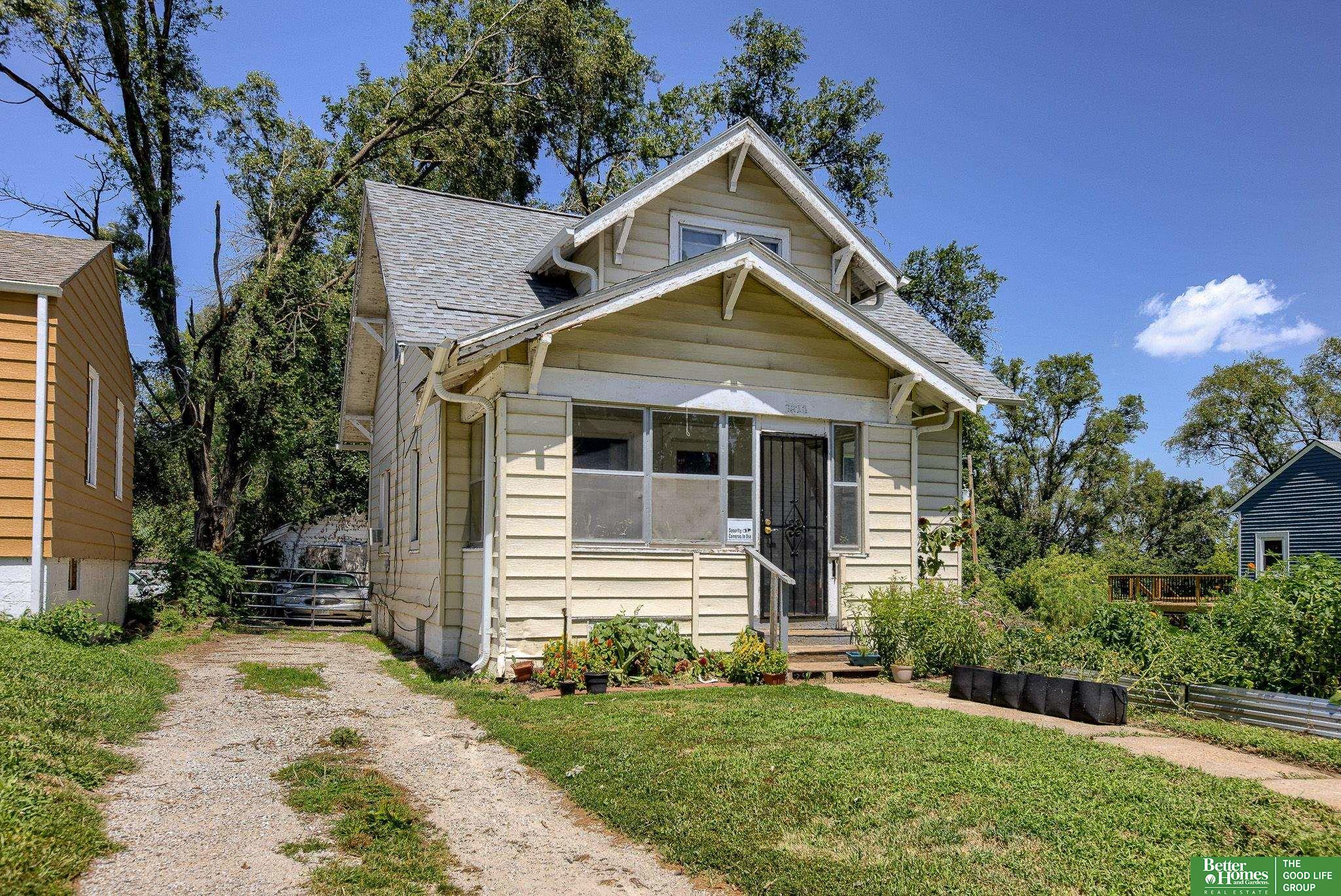 3820 Maple Street