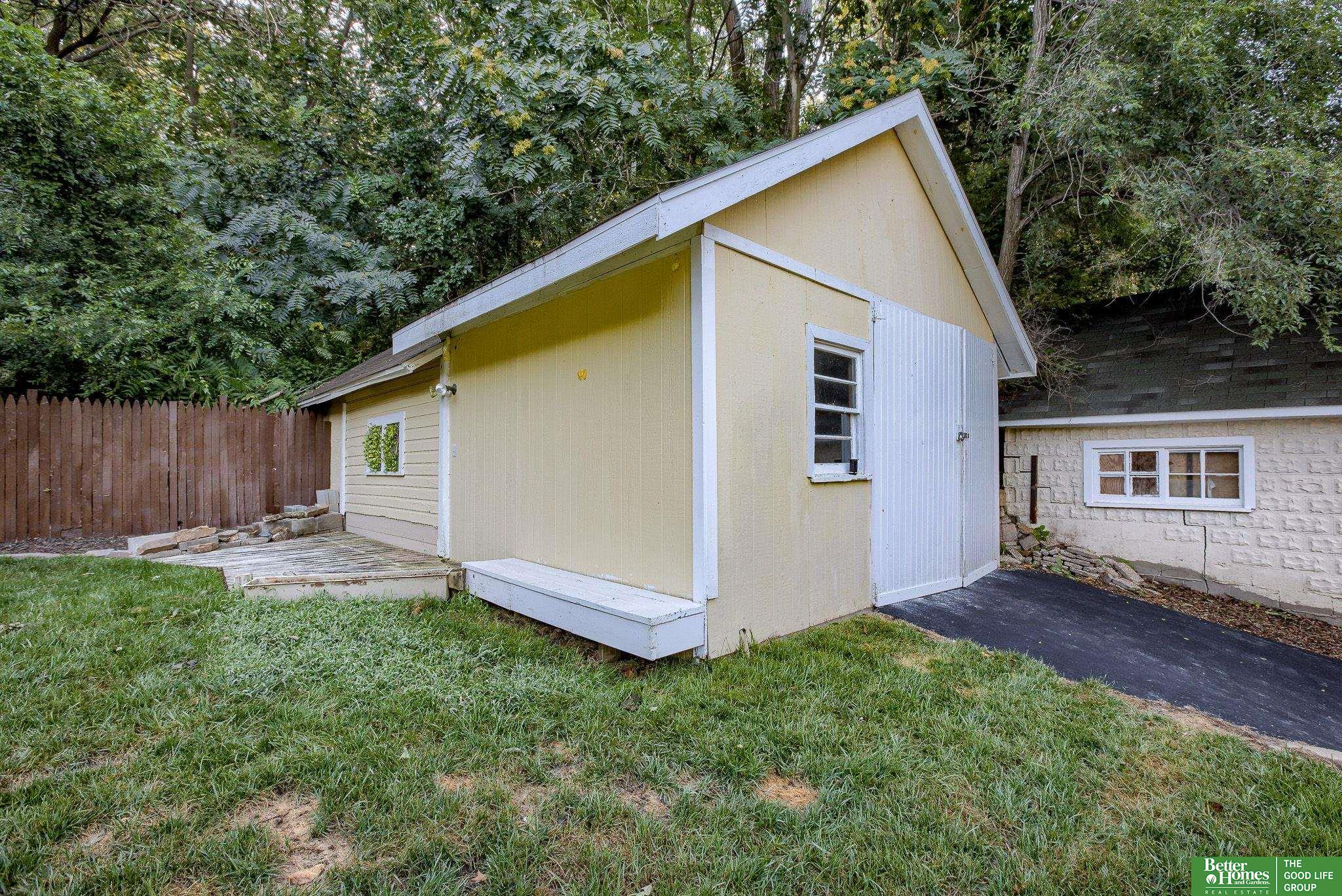 133 E Graham Avenue