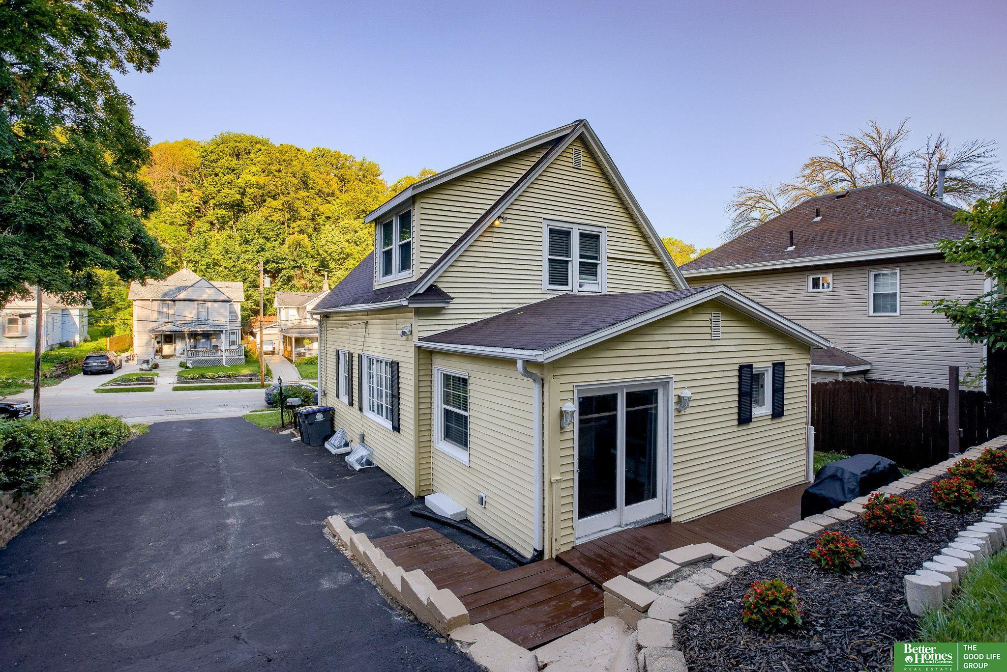 133 E Graham Avenue