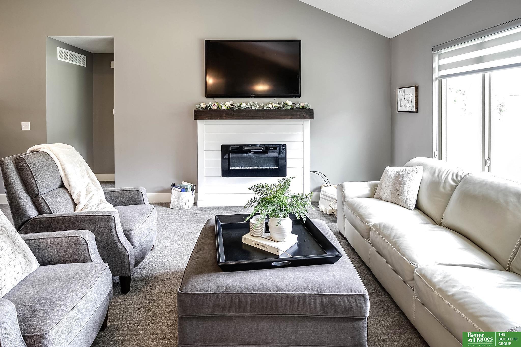 20158 Miami Circle