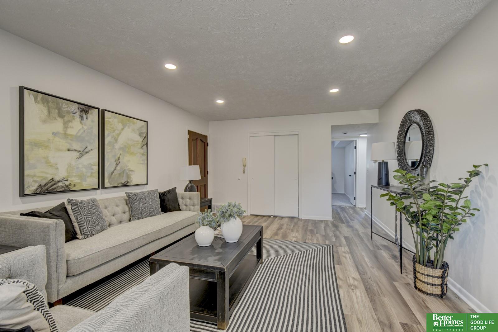 12745 Woodcrest Plaza # 115 Unit: 3-115