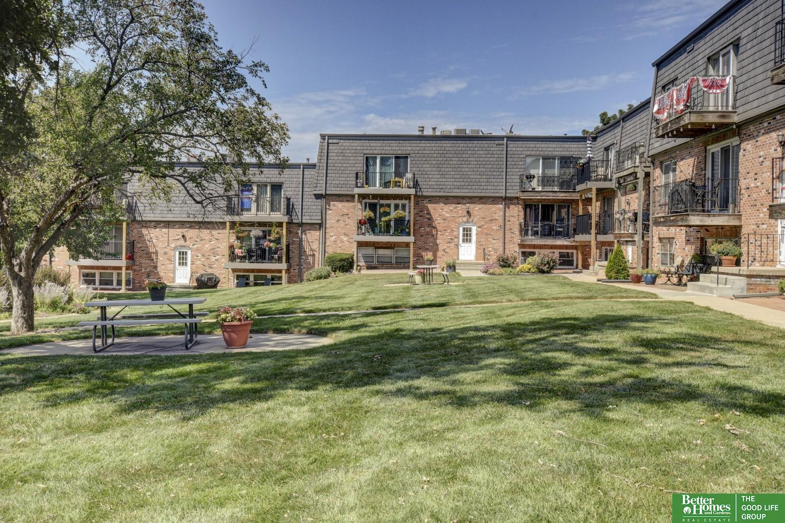 12745 Woodcrest Plaza # 115 Unit: 3-115
