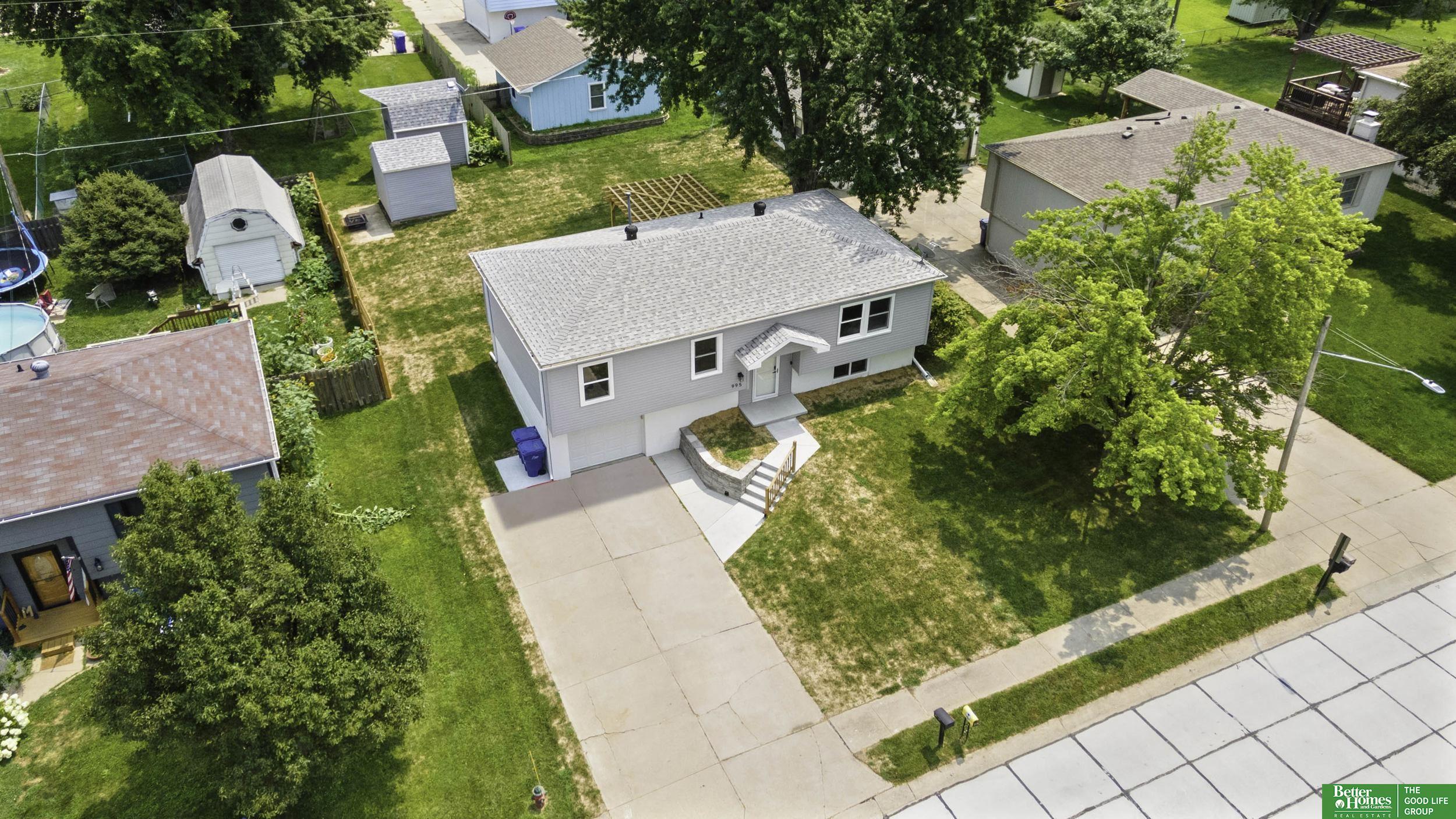 995 N 2nd Avenue
