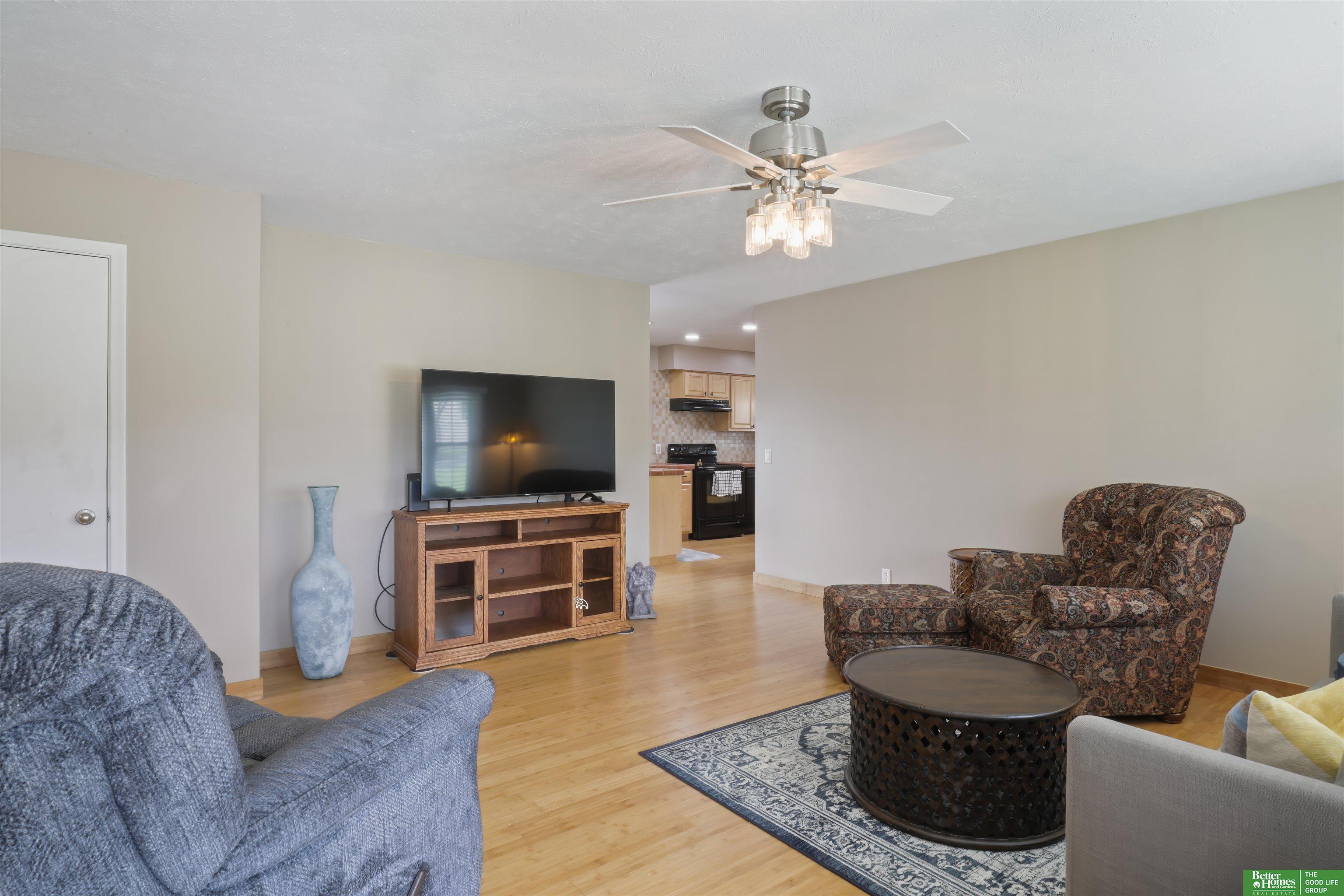 5033 S 90th Street