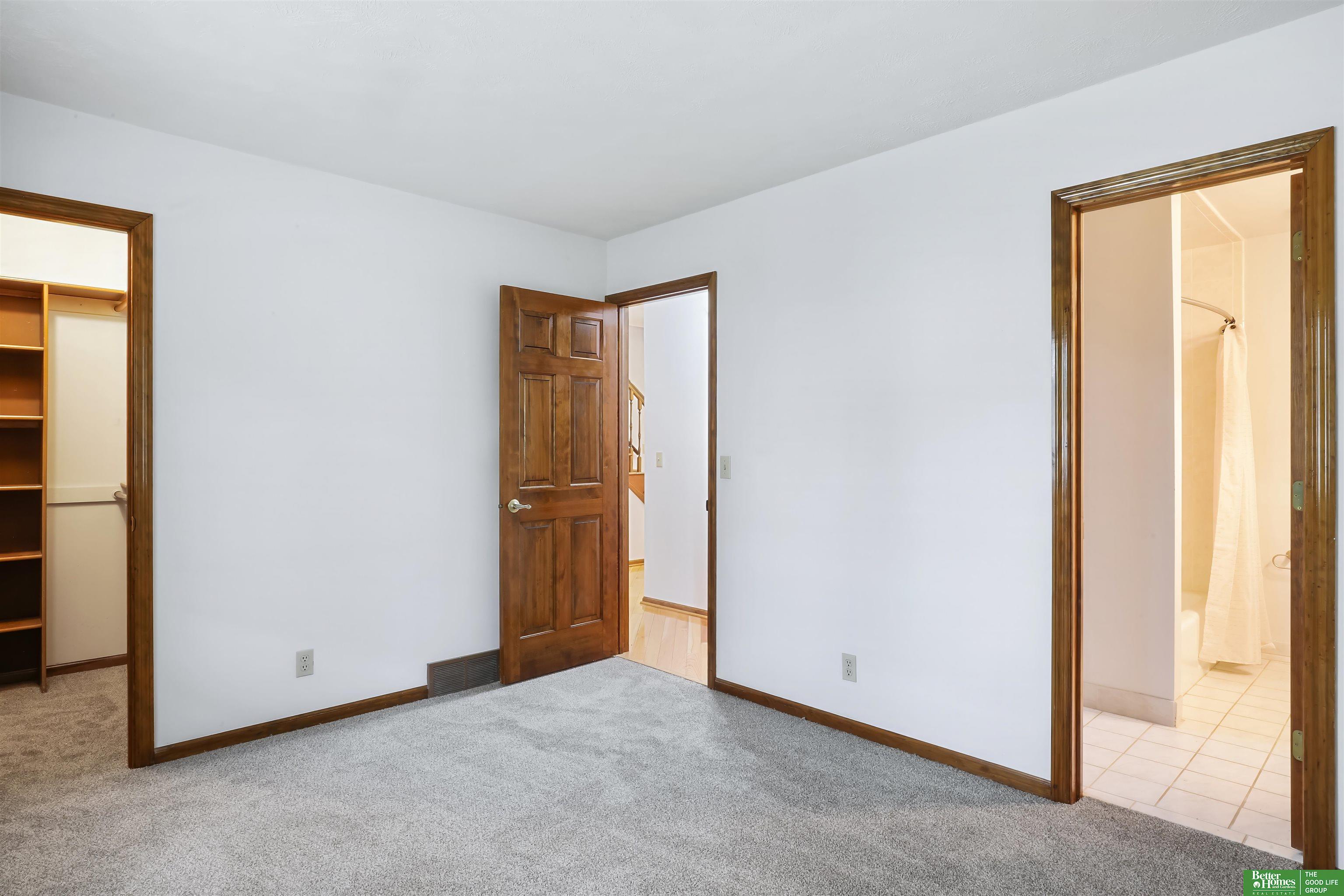 5005 S 149th Court
