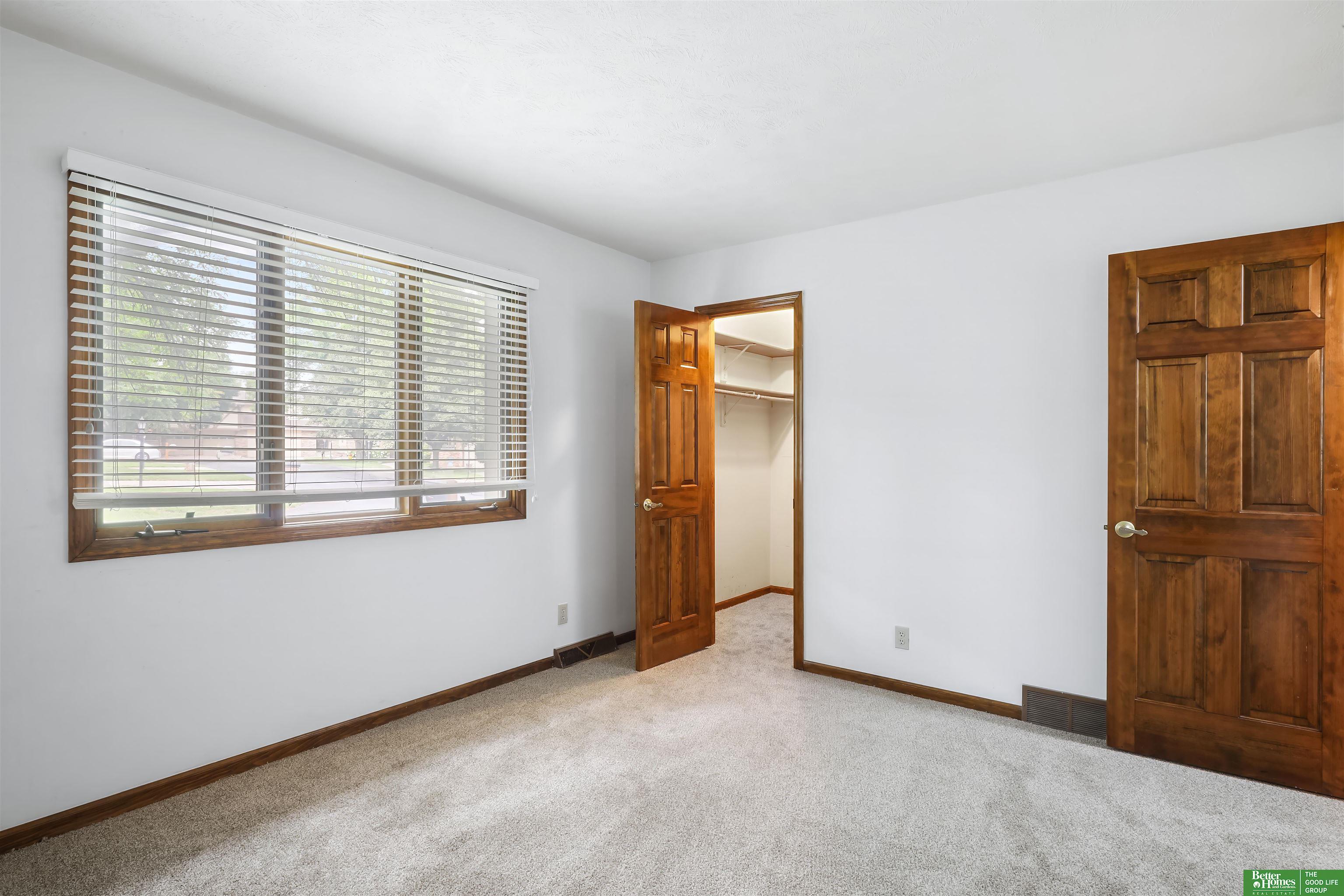 5005 S 149th Court