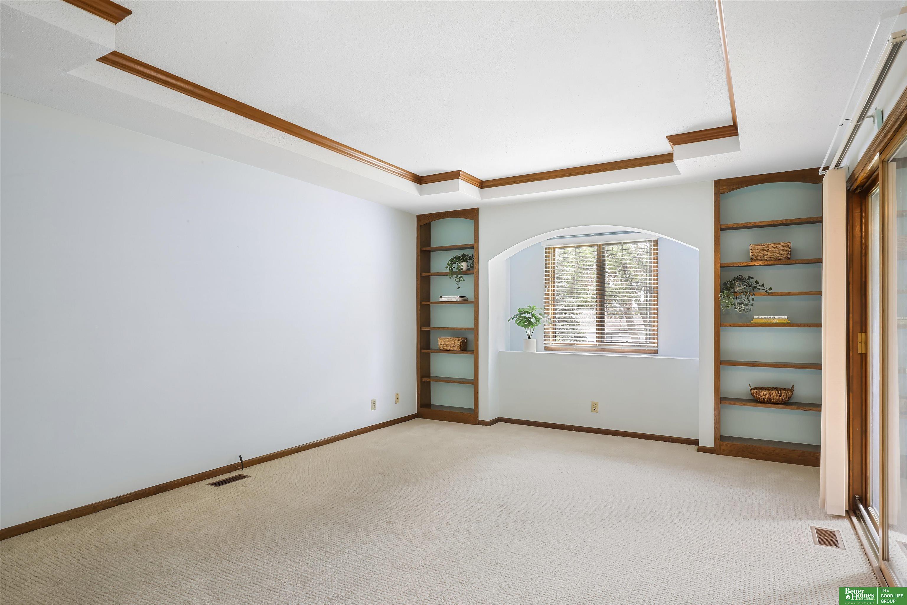 5005 S 149th Court