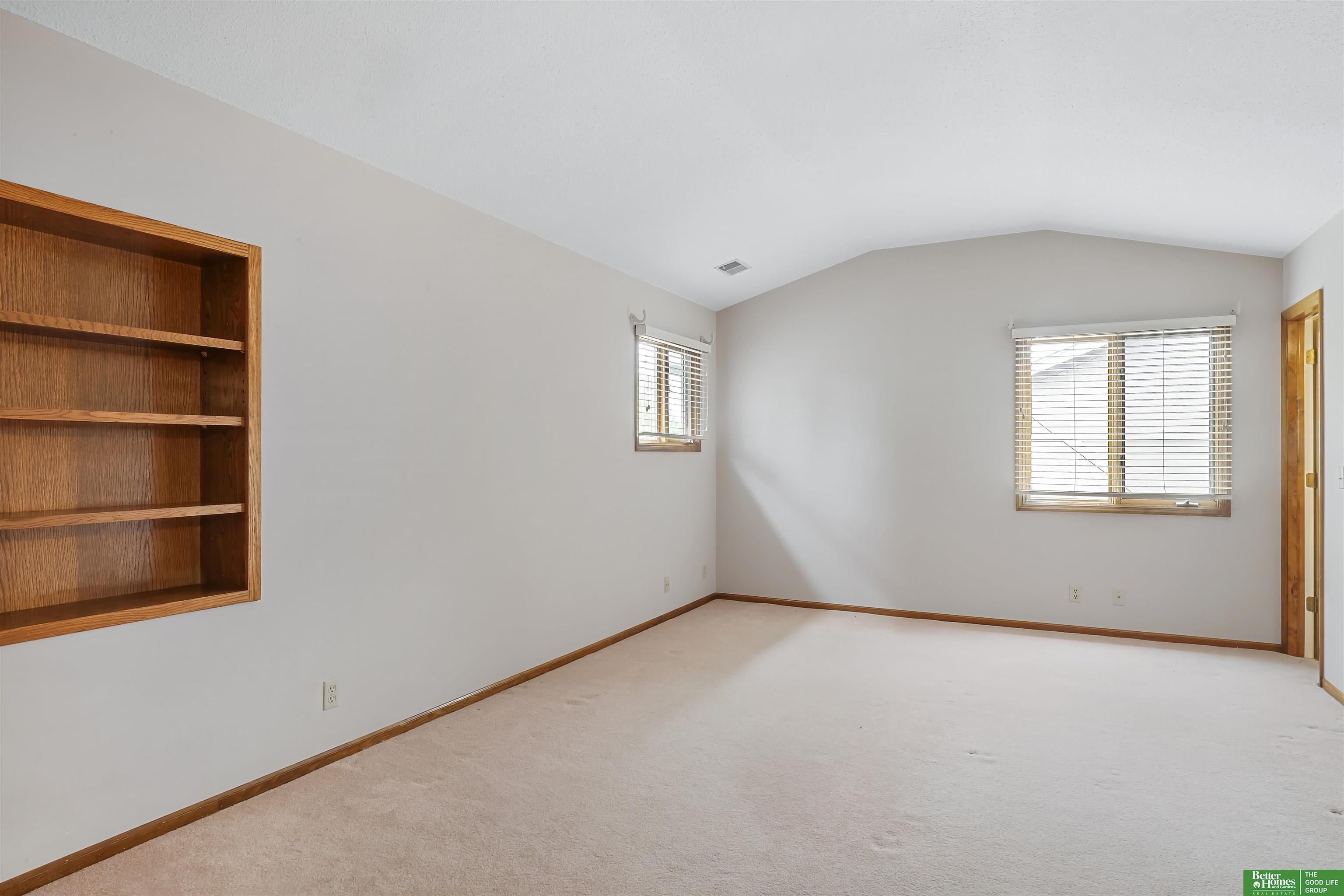 5005 S 149th Court