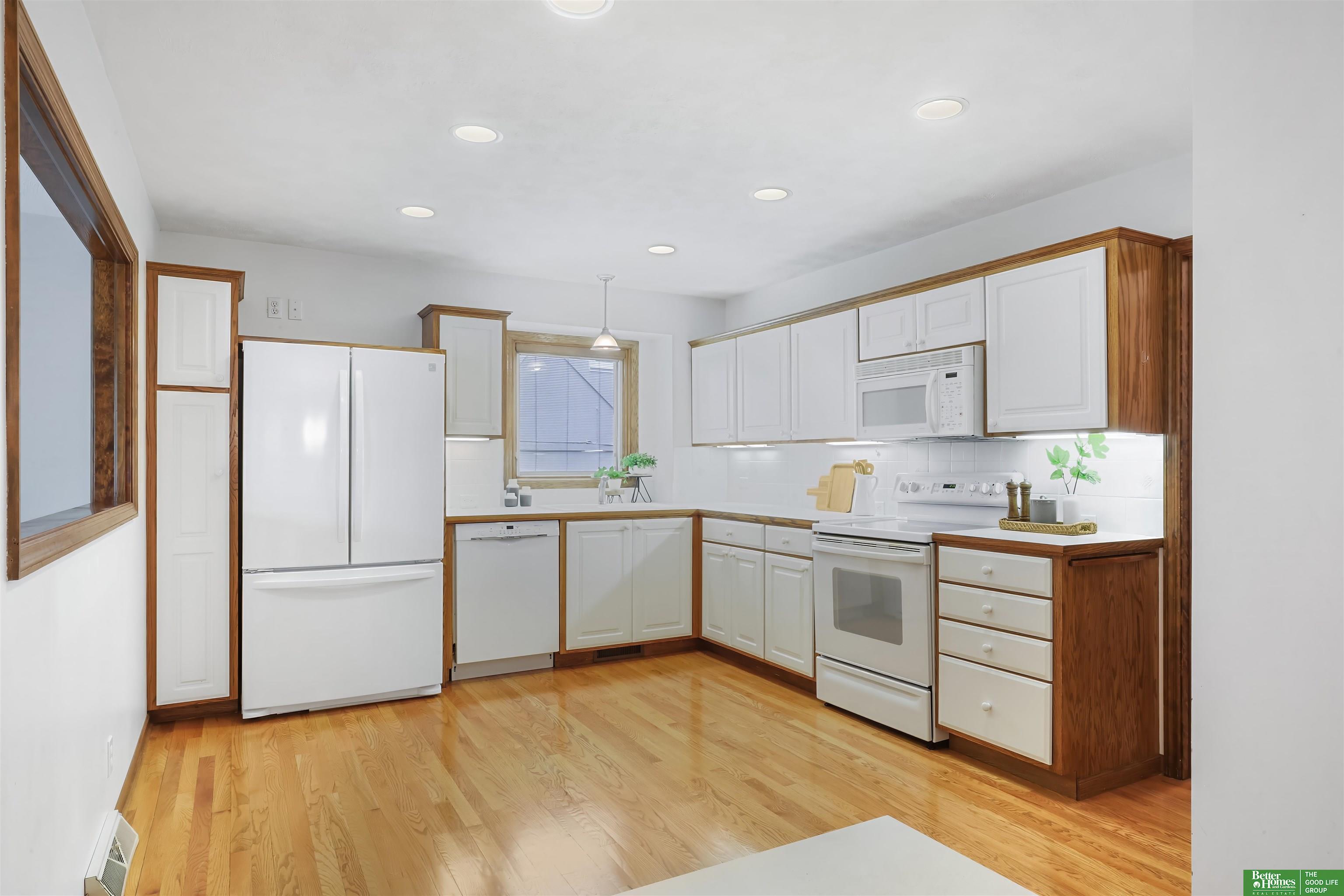 5005 S 149th Court