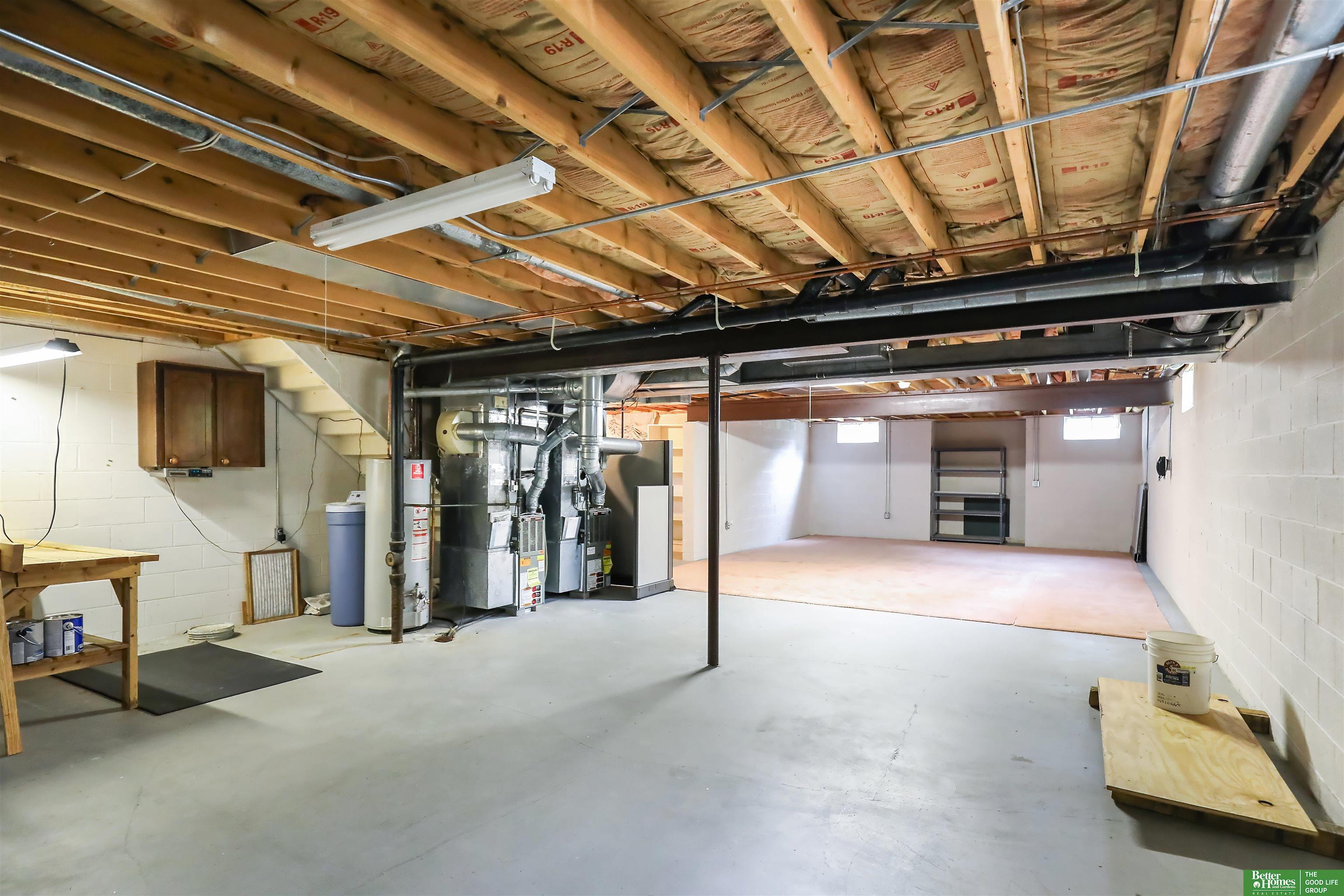 5005 S 149th Court