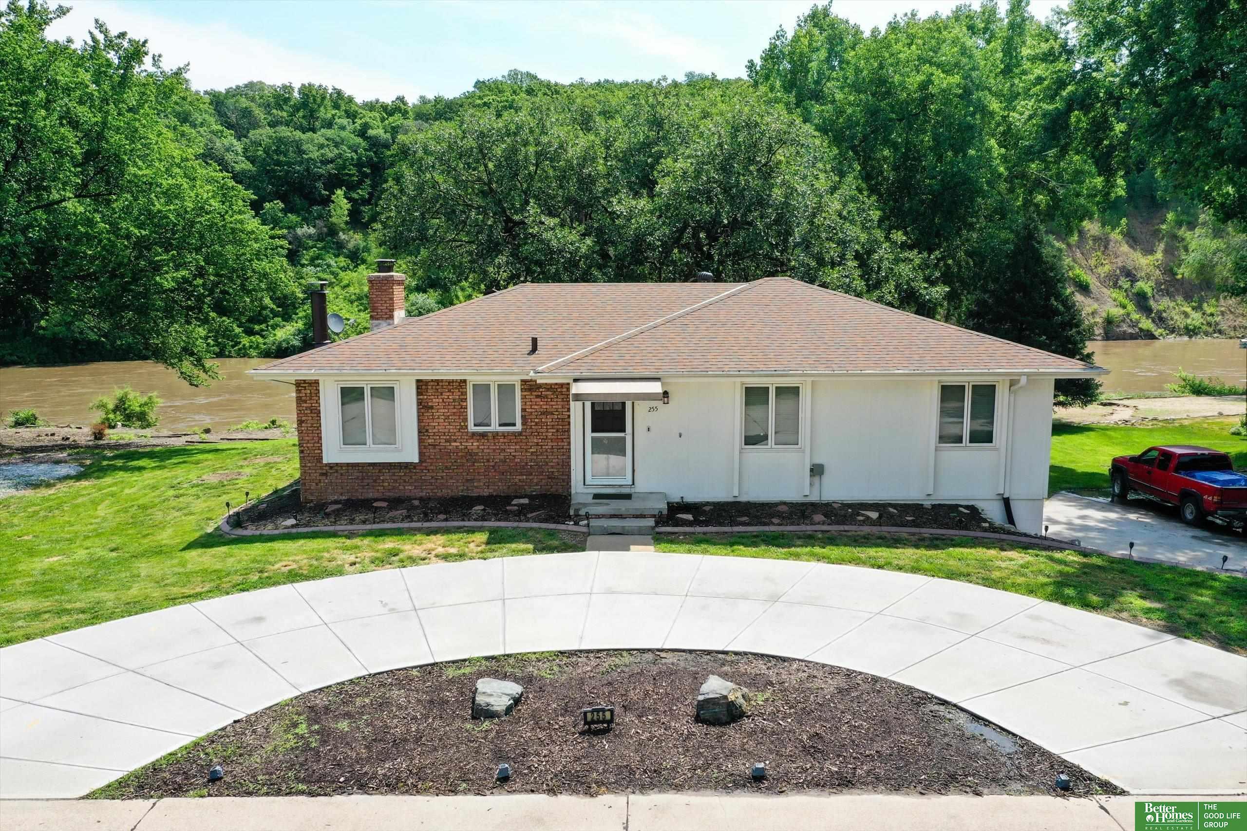 255 Riverside Drive