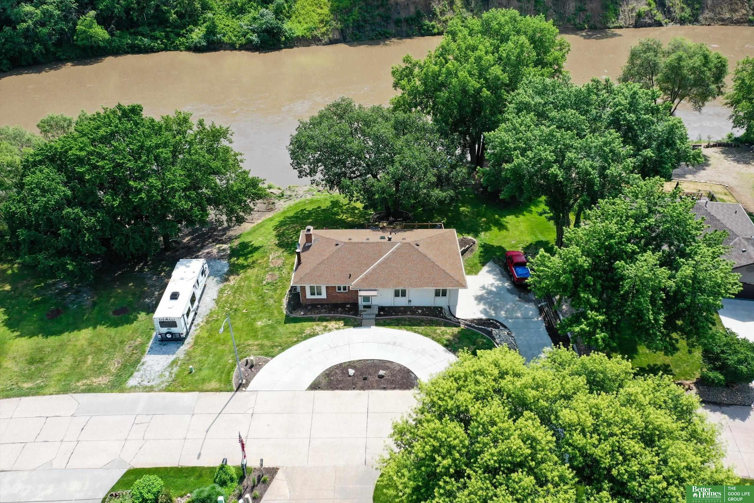 255 Riverside Drive