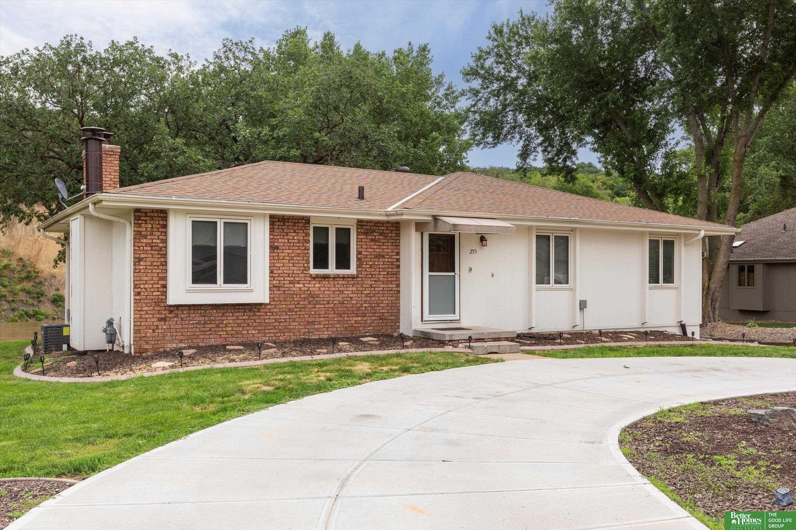 255 Riverside Drive