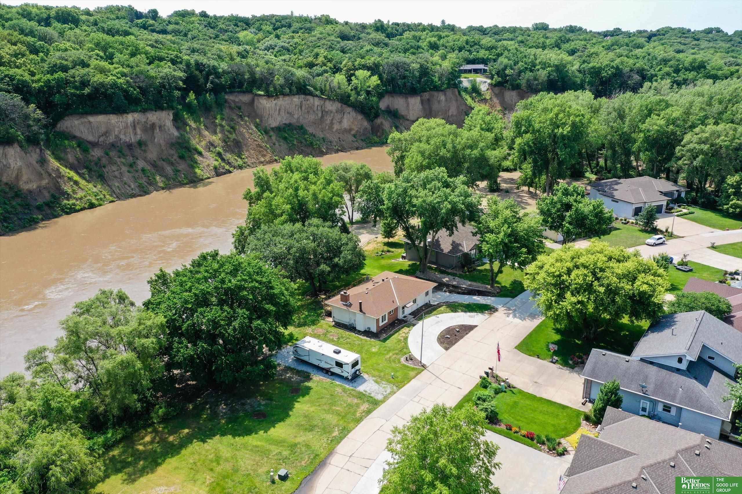 255 Riverside Drive