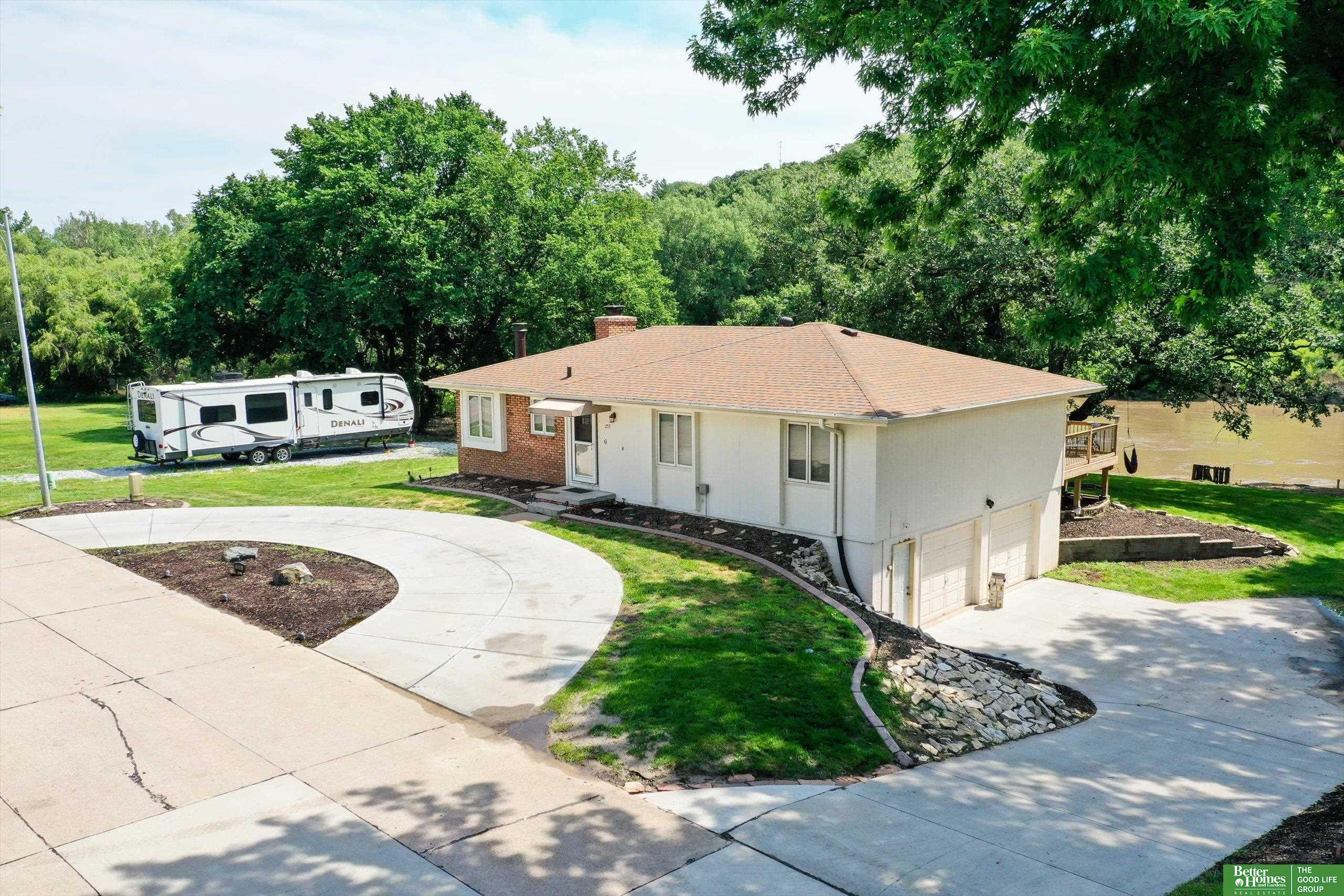 255 Riverside Drive