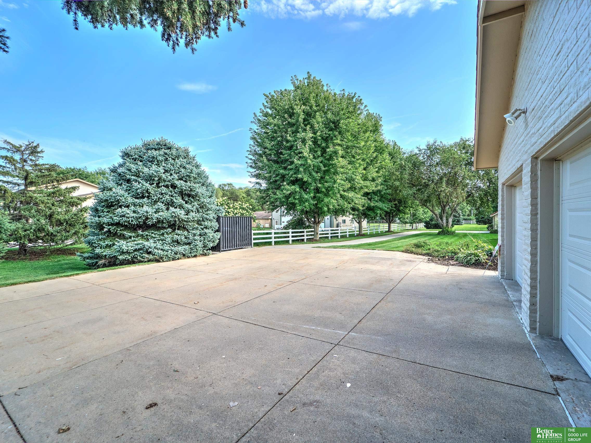 21575 Bonanza Boulevard