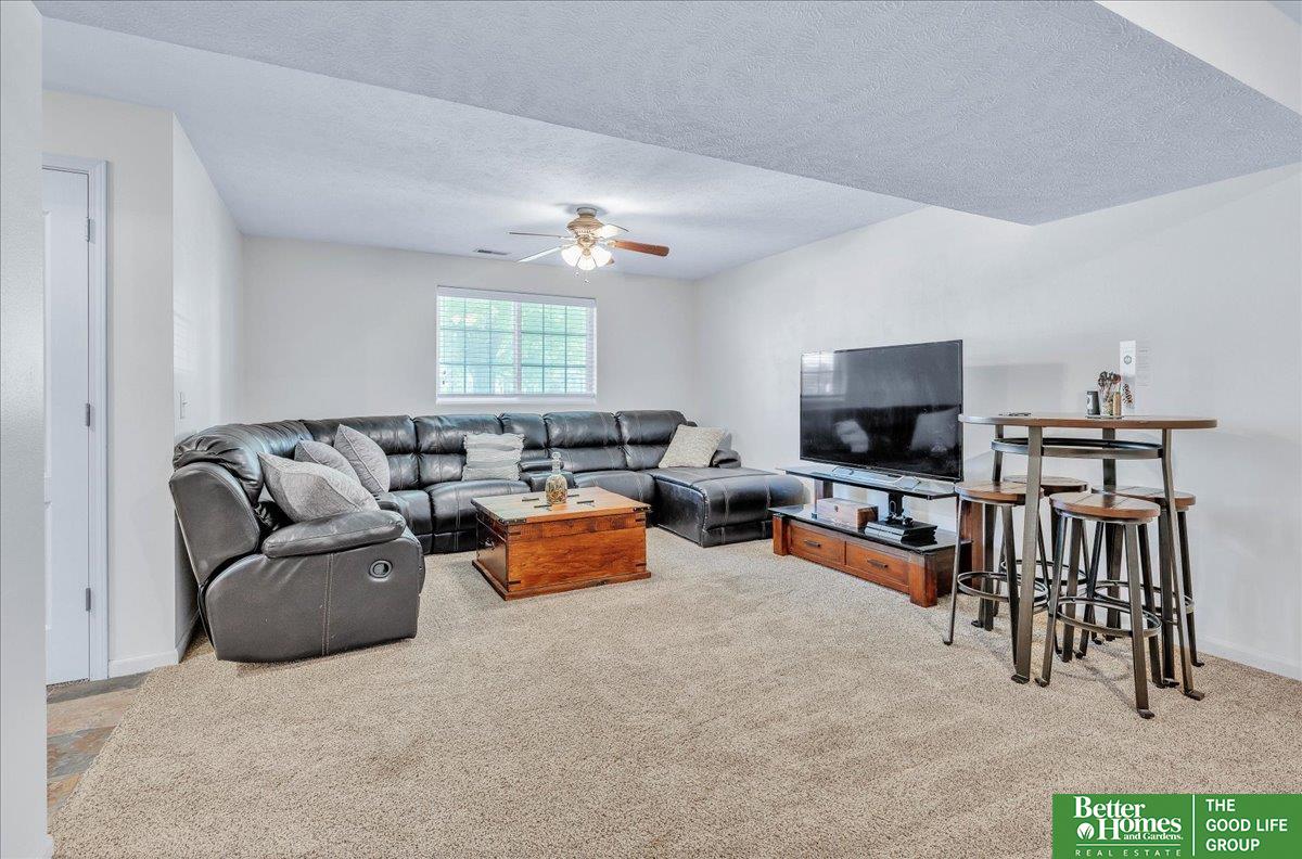 813 Lake Vista Drive