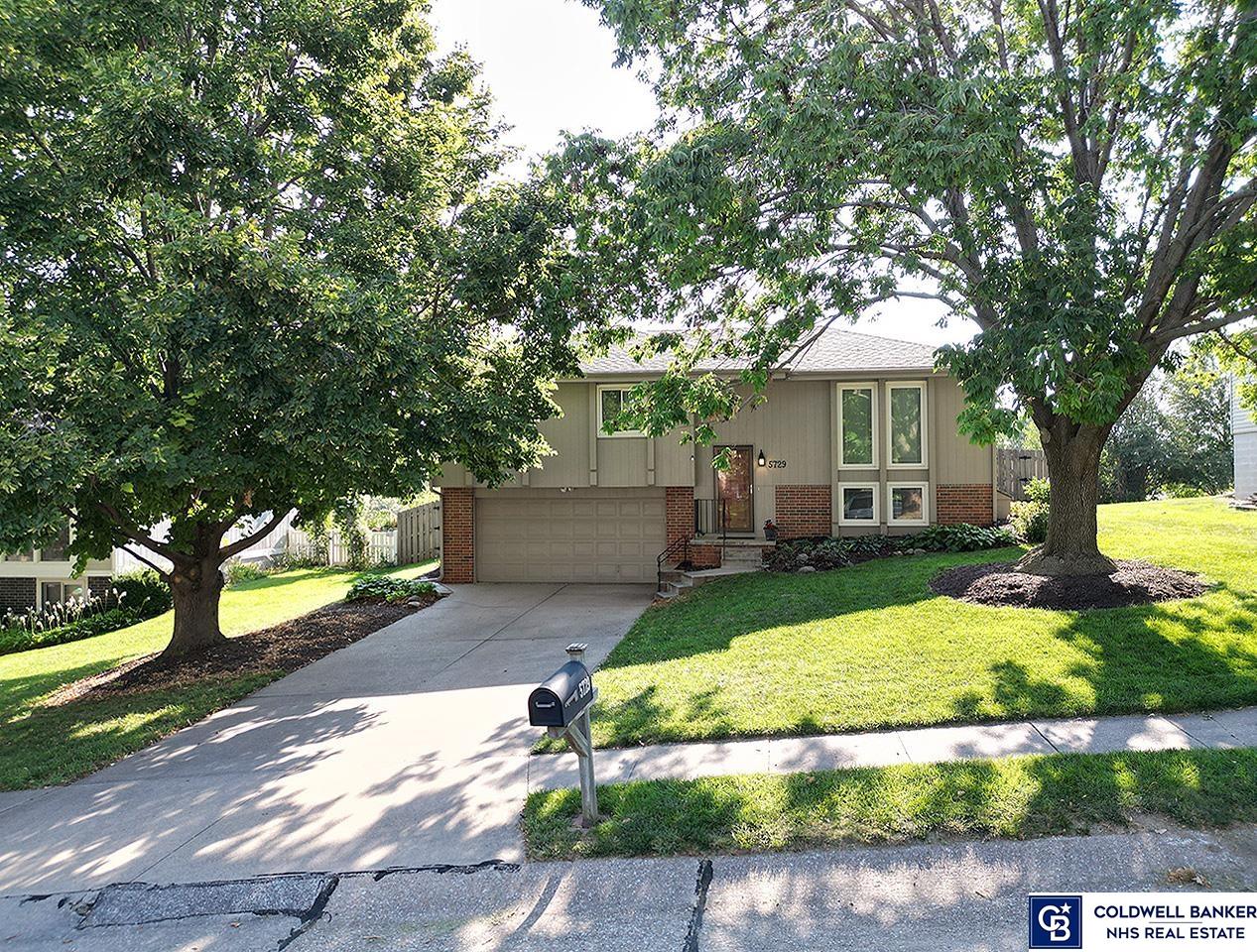 5729 N 127th Street