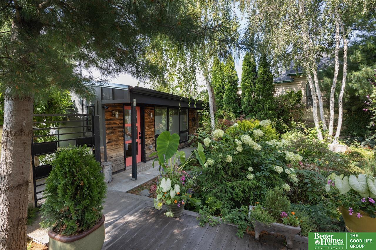 1206 S 20 Street