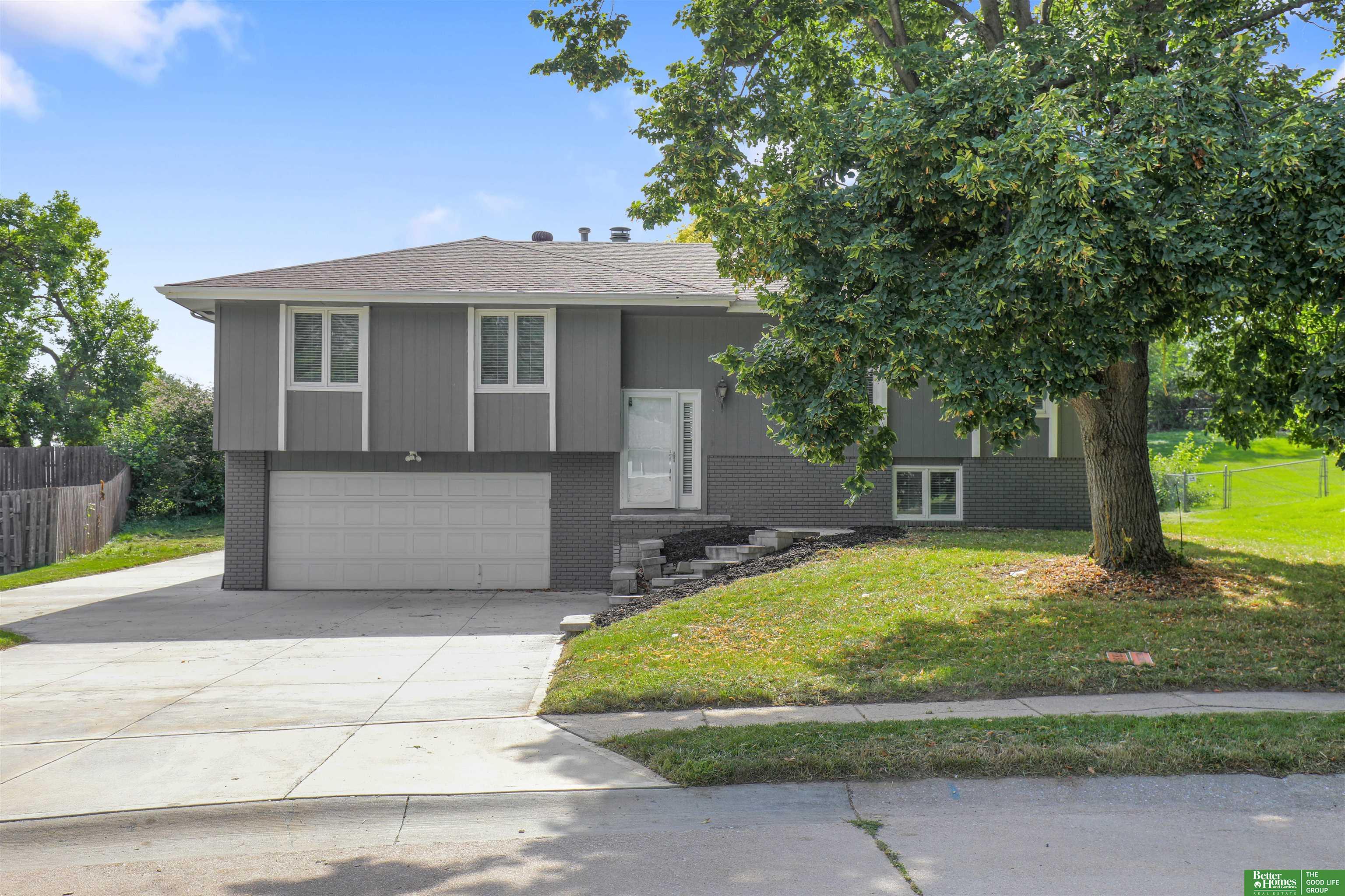2523 S 165 Street