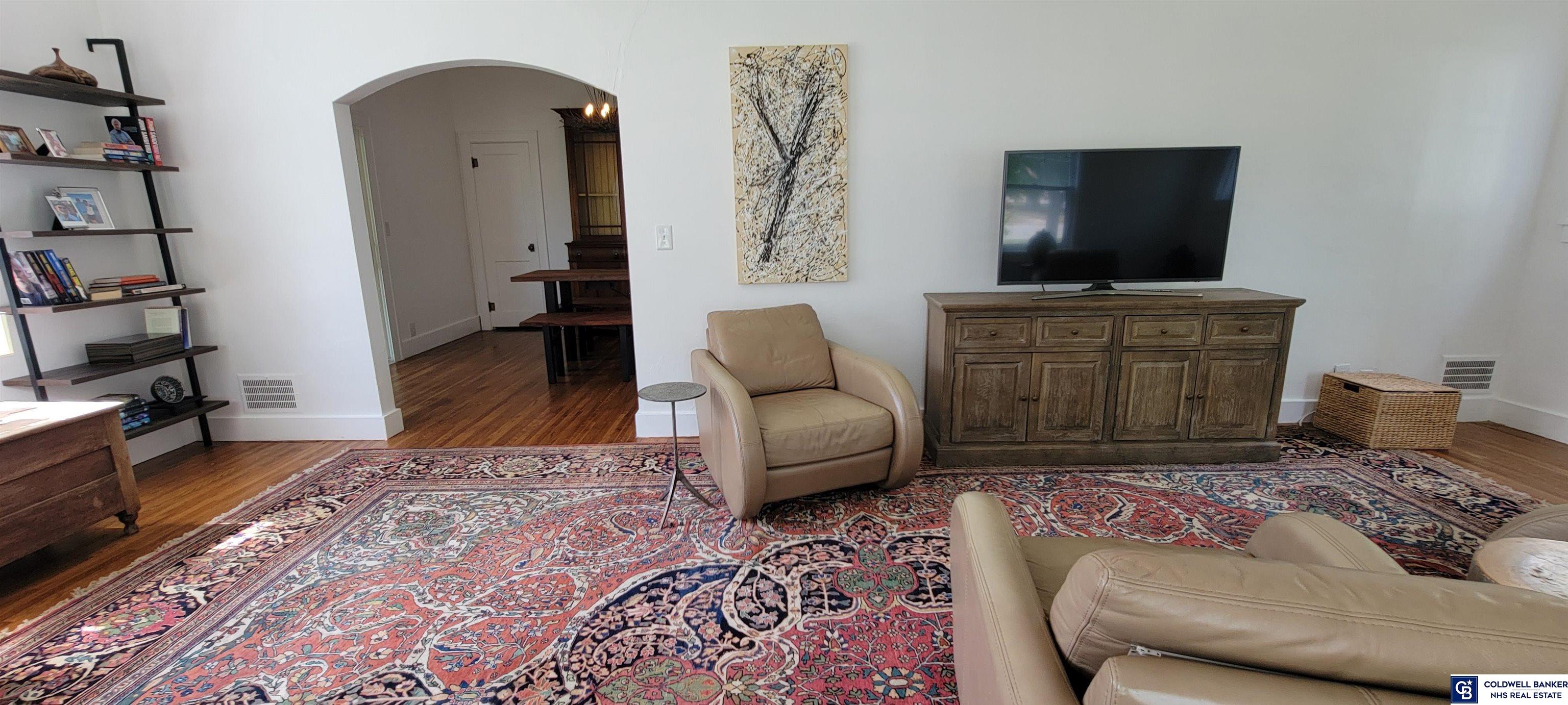 306 S 10th Street