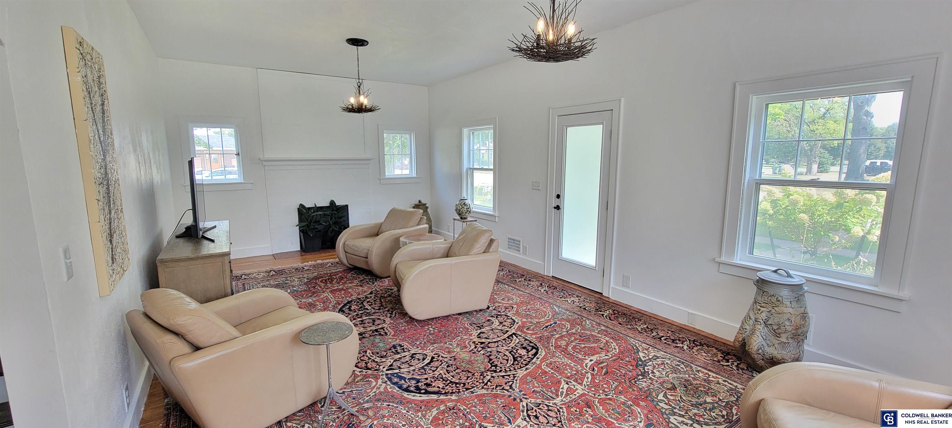 306 S 10th Street
