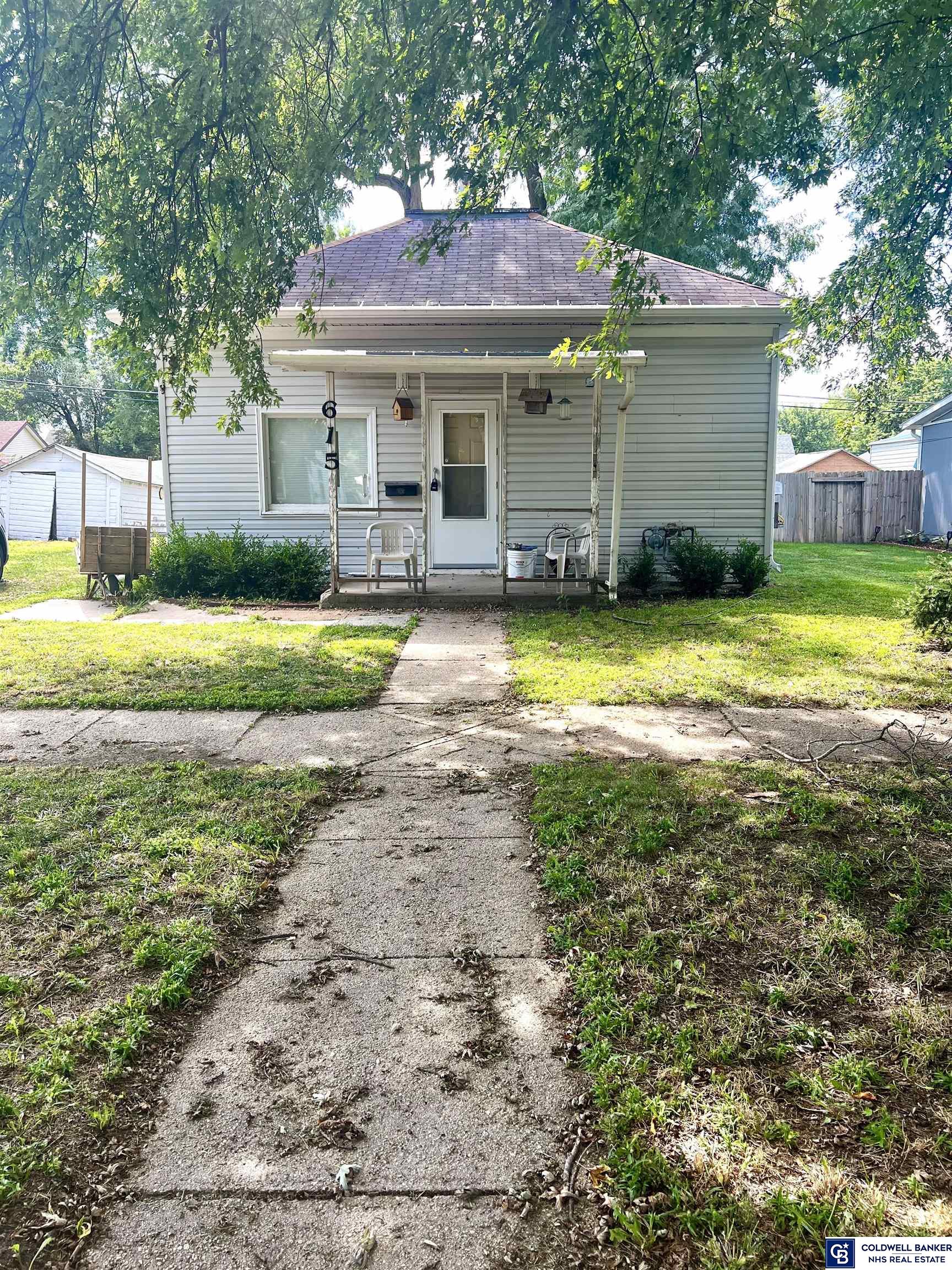 615 W 8th Street