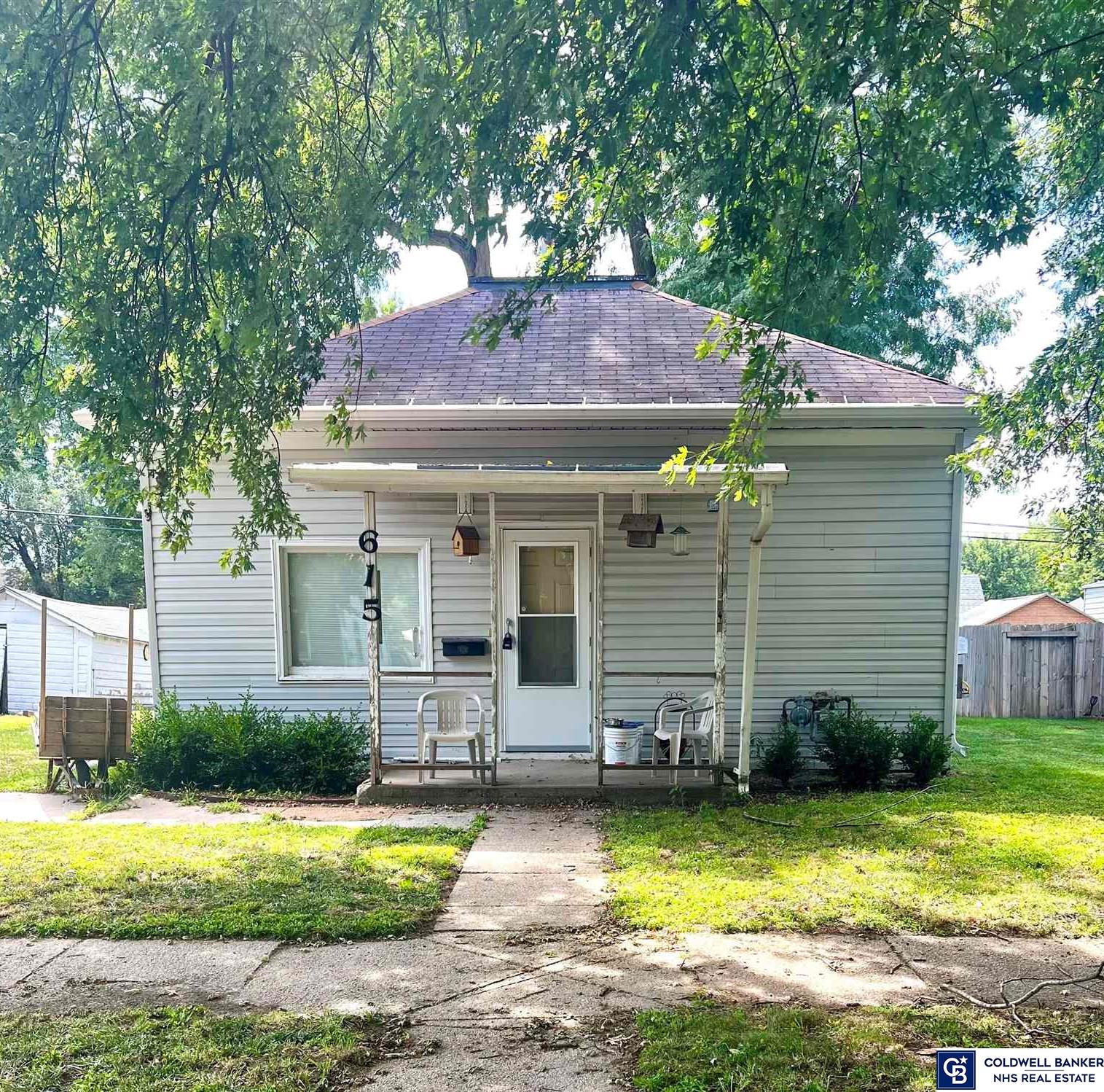 615 W 8th Street