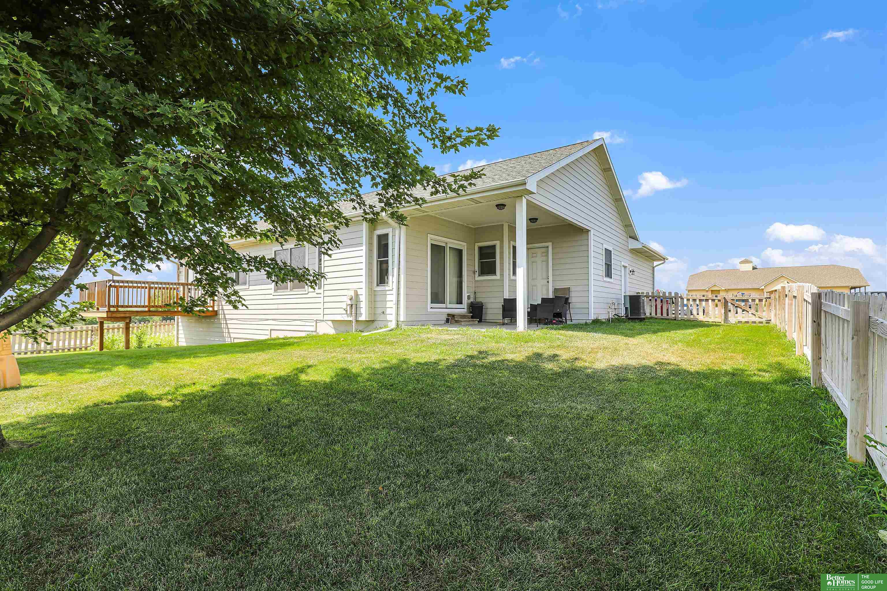 1521 Lake Ridge Drive