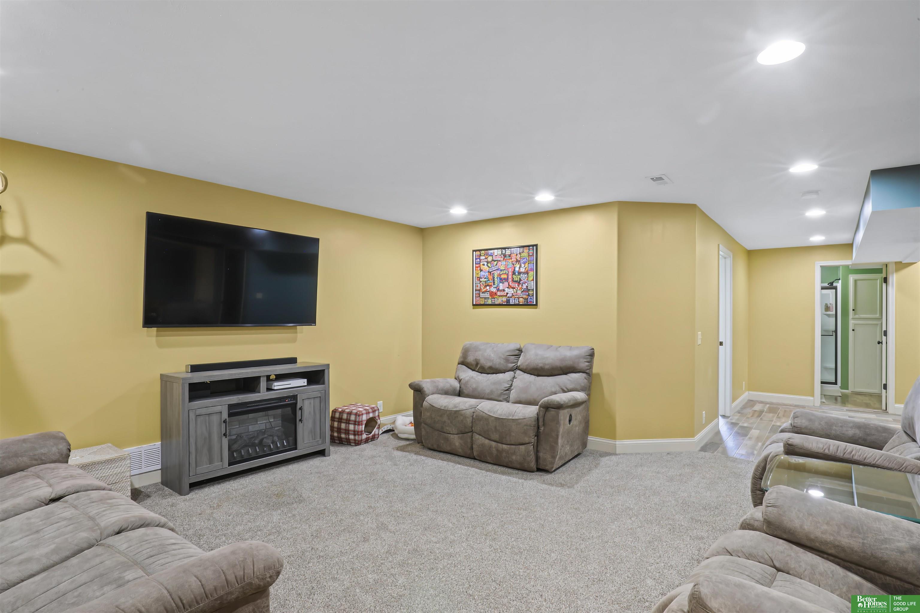1521 Lake Ridge Drive