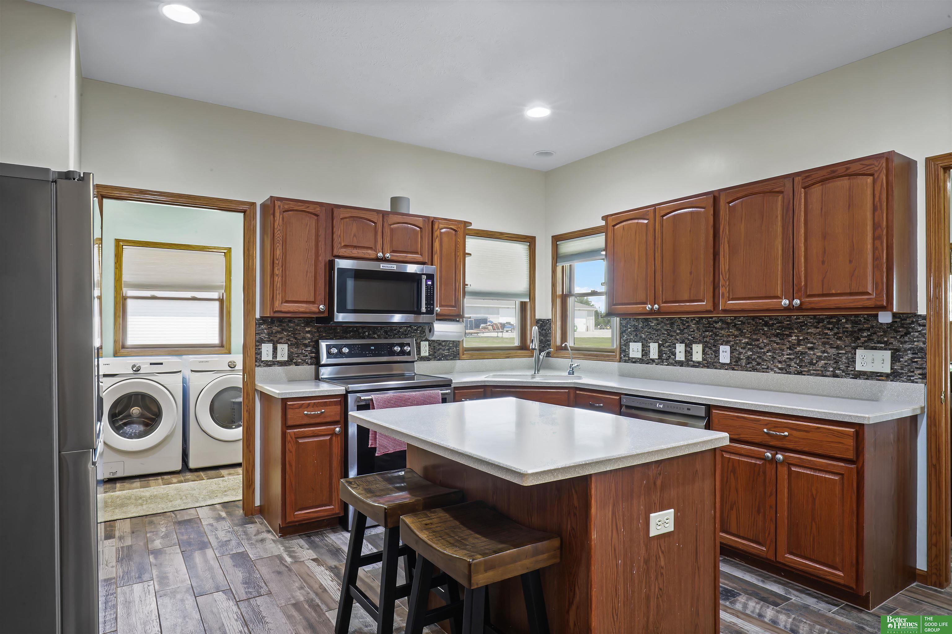 1521 Lake Ridge Drive