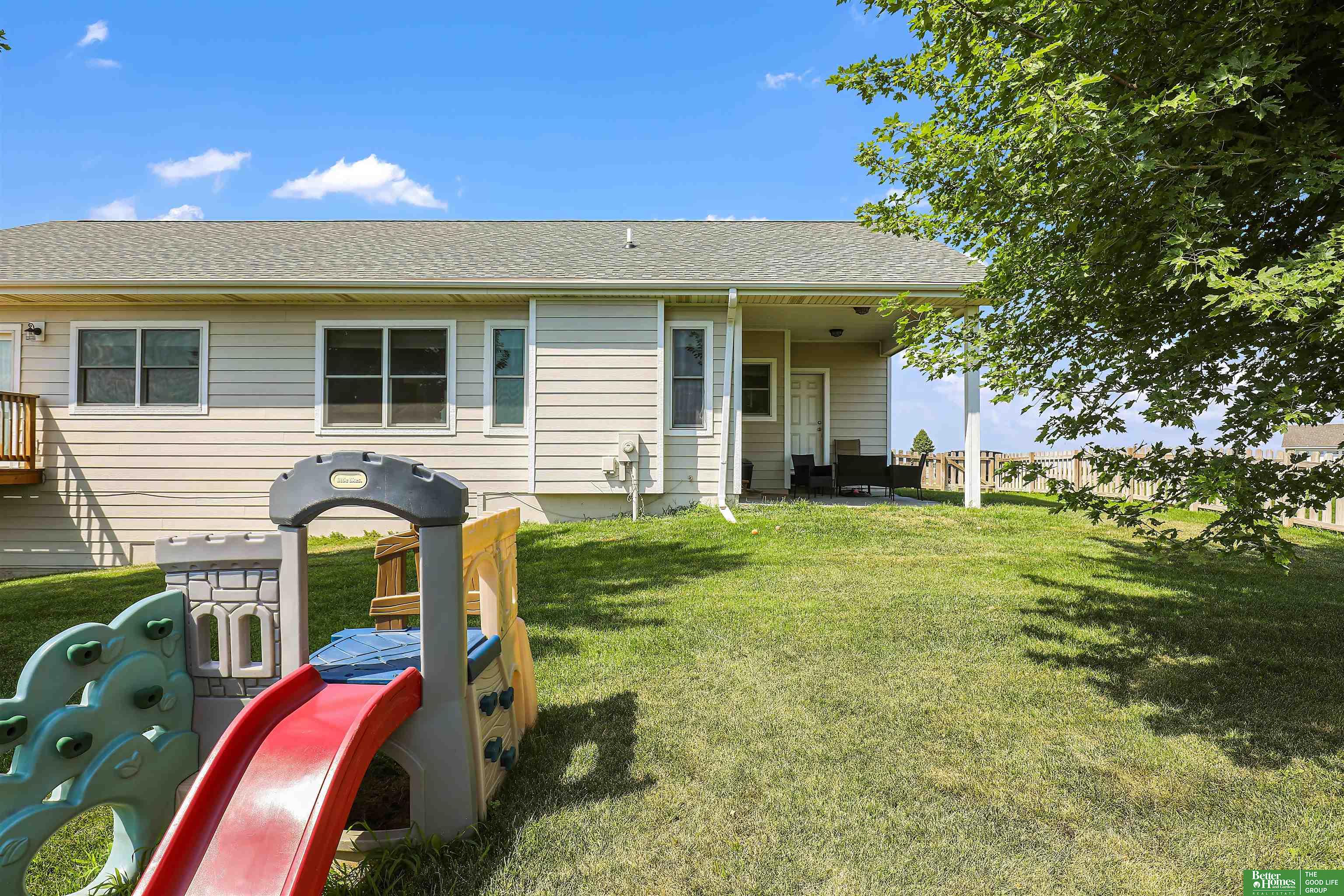 1521 Lake Ridge Drive