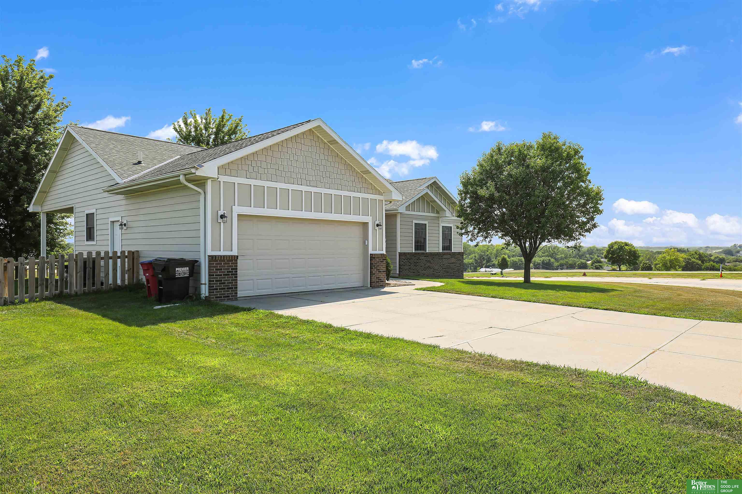 1521 Lake Ridge Drive