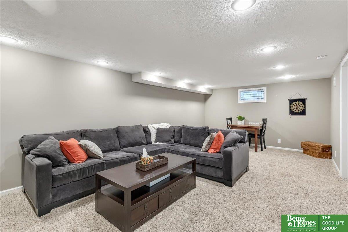 815 S 91st Circle