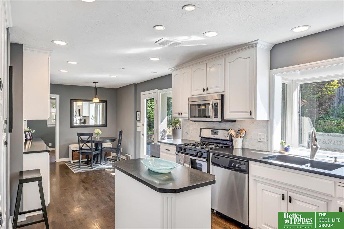 815 S 91st Circle