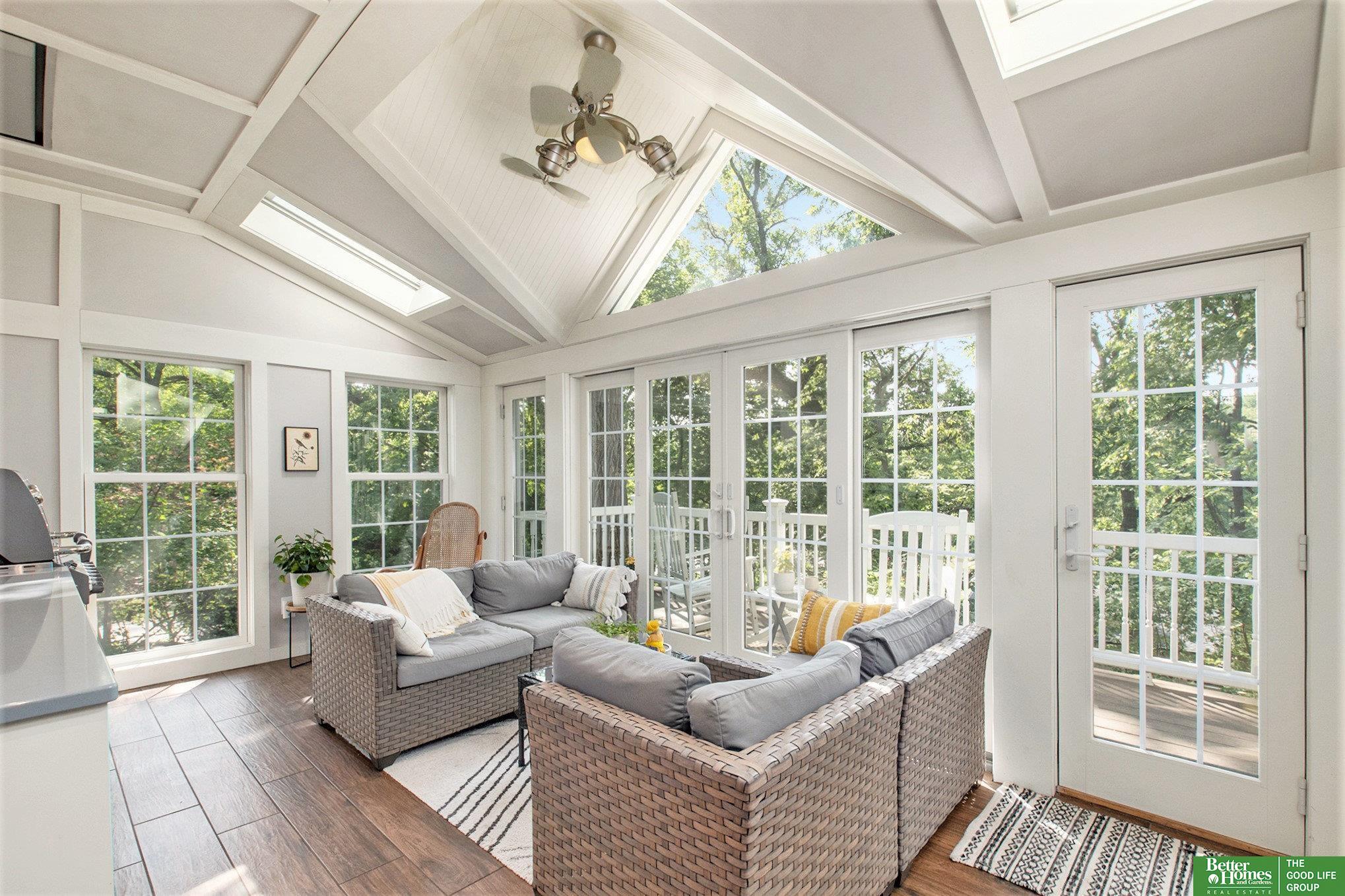 9605 Oak Circle