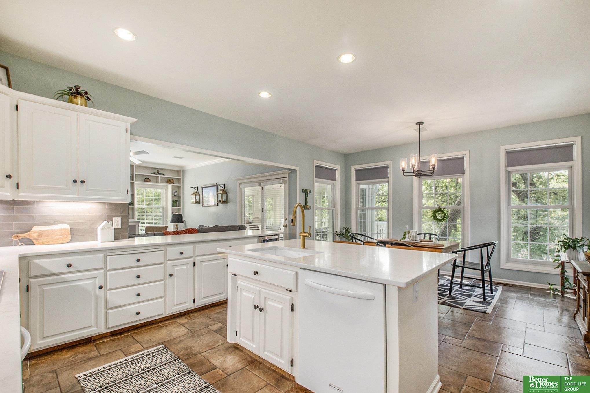 9605 Oak Circle