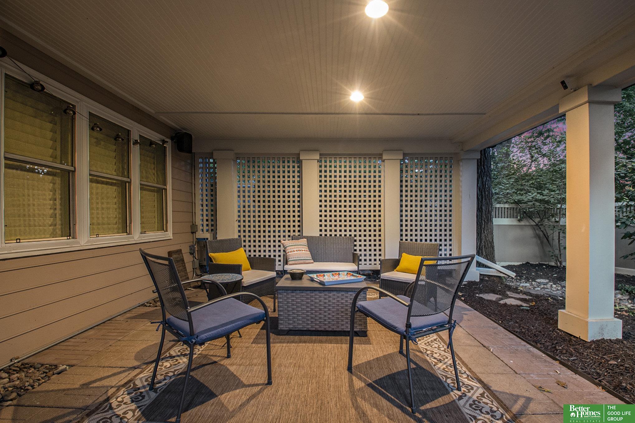 9605 Oak Circle