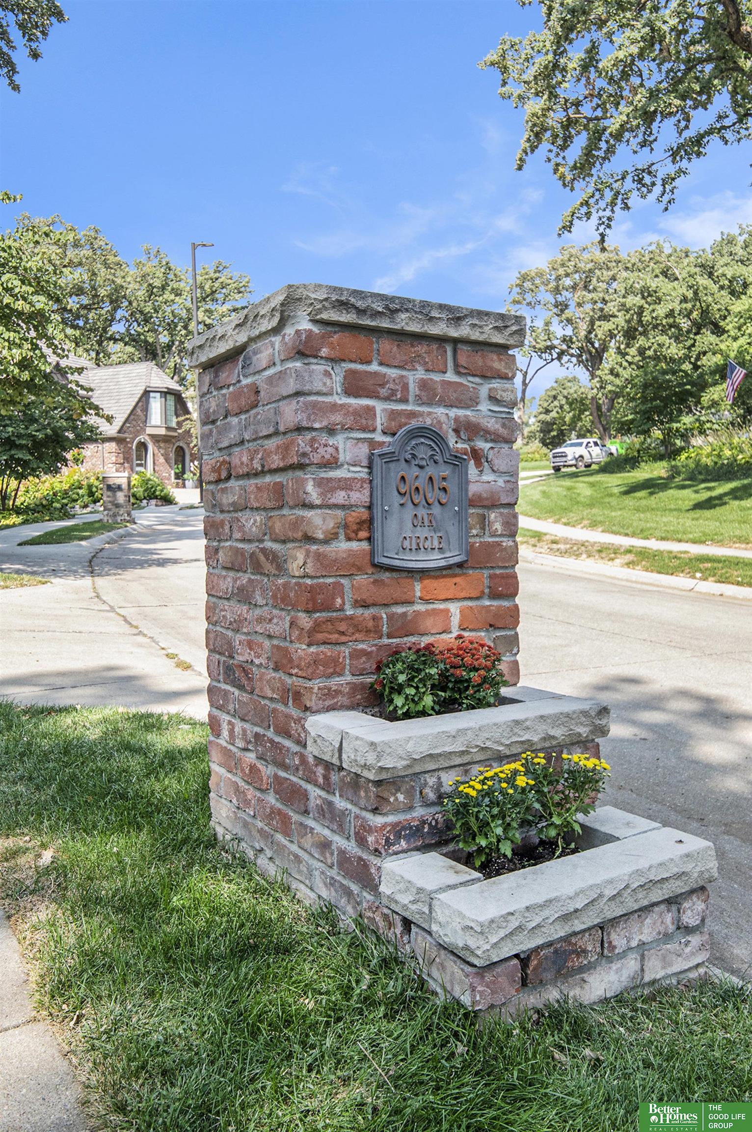 9605 Oak Circle