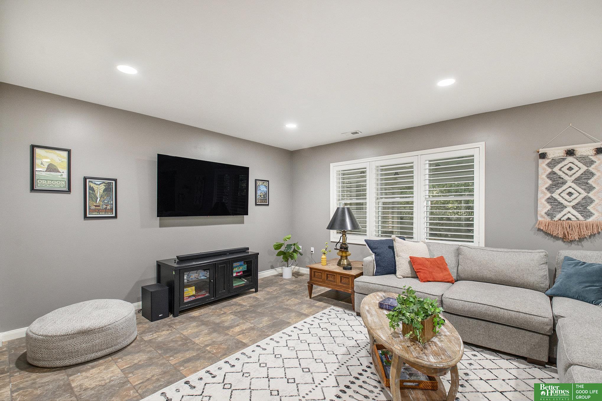 9605 Oak Circle