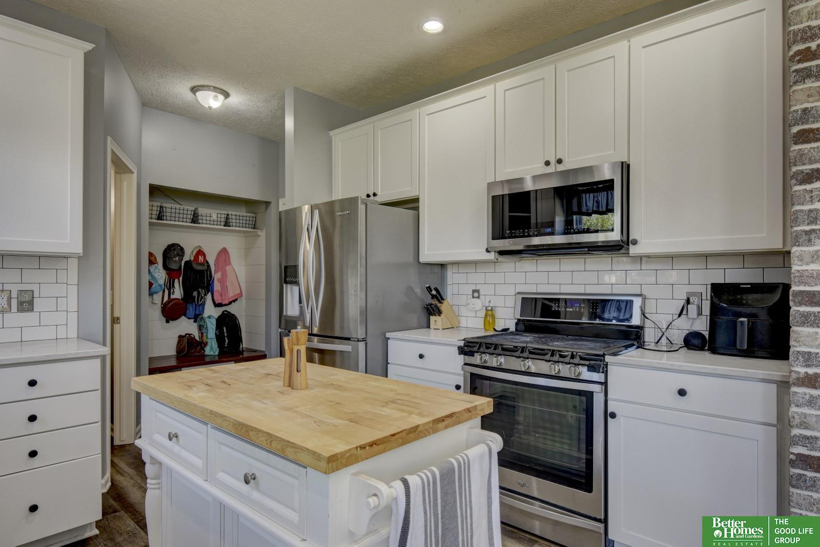 2411 Lakewood Drive