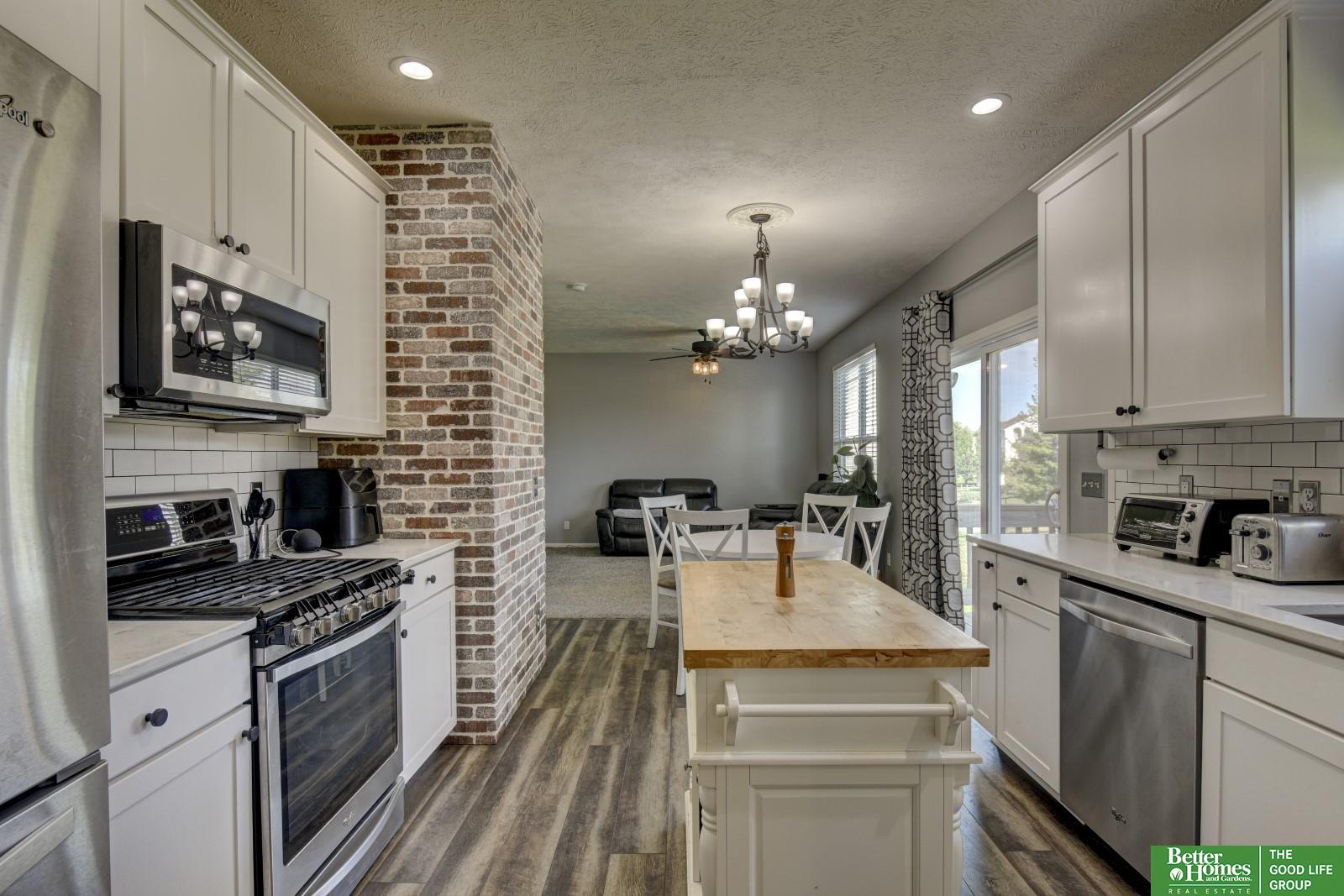 2411 Lakewood Drive
