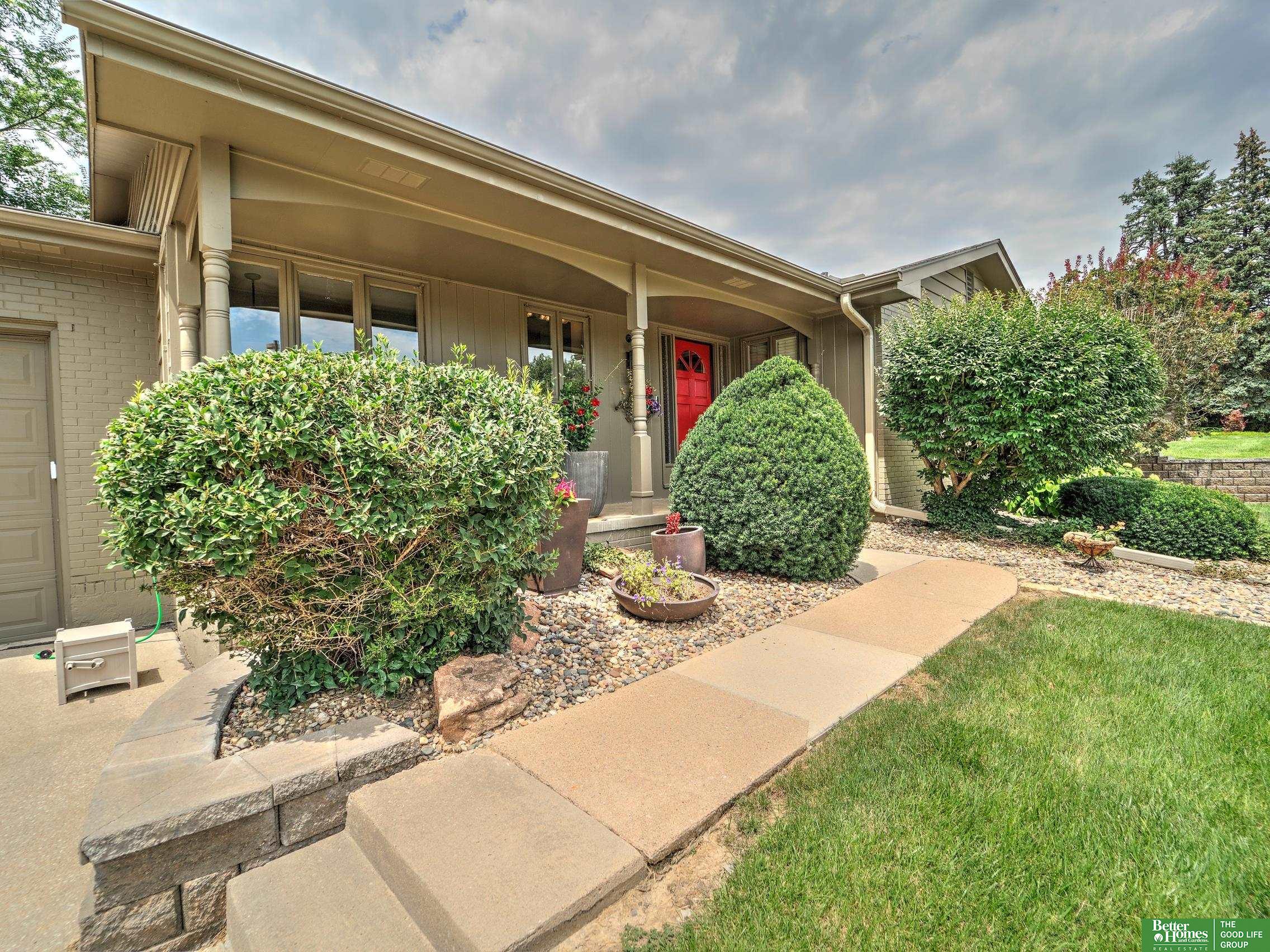 1532 S 90th Street
