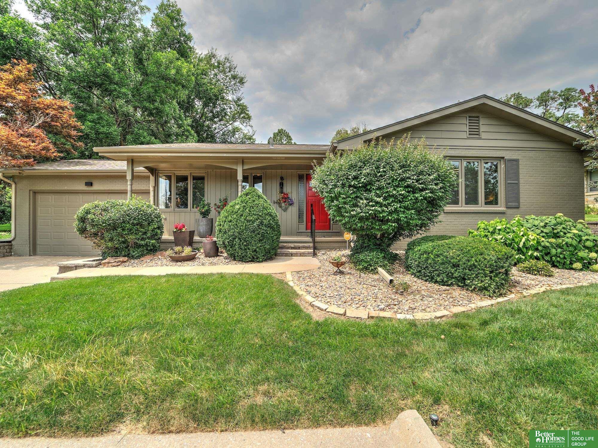 1532 S 90th Street