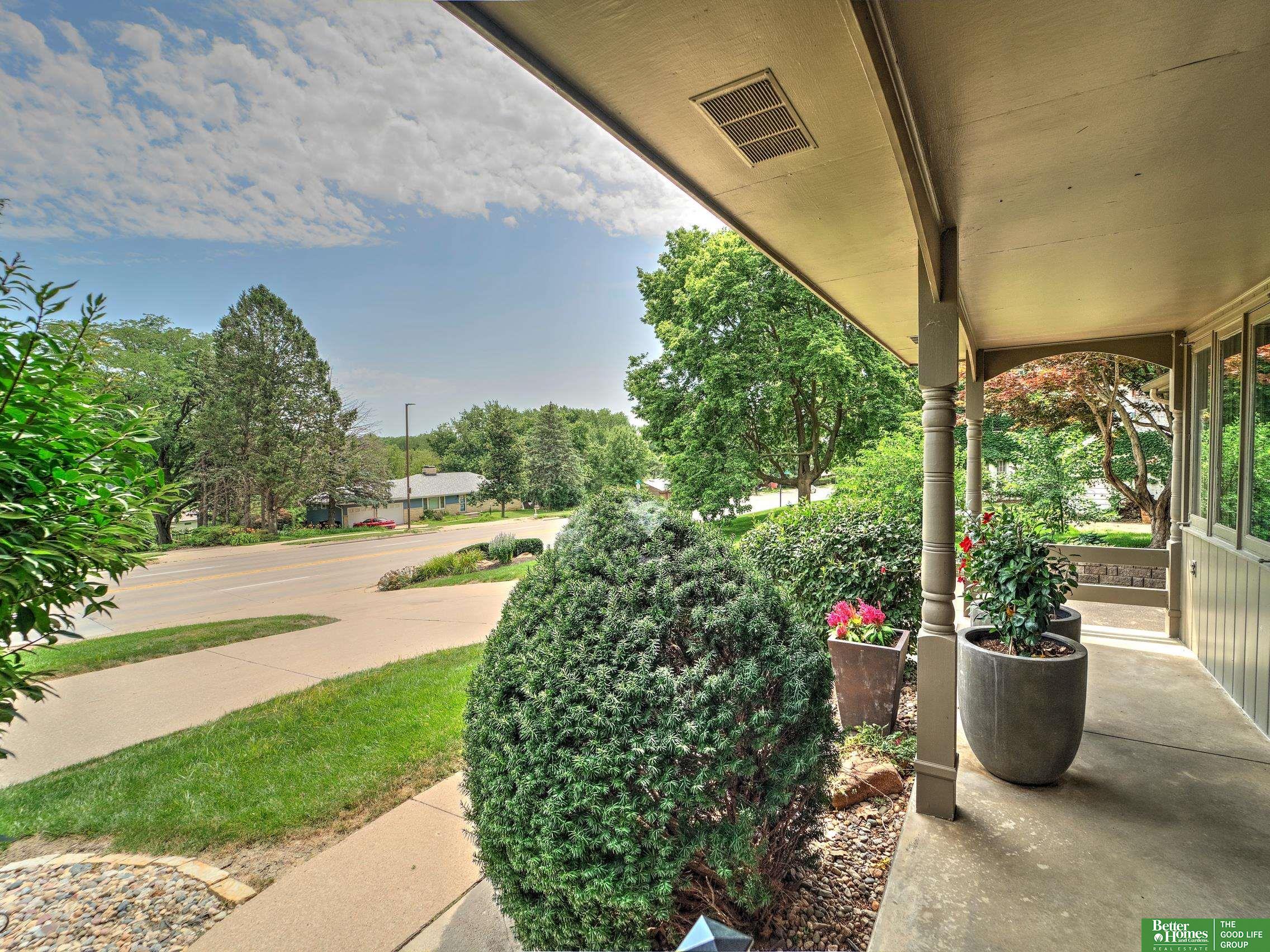 1532 S 90th Street