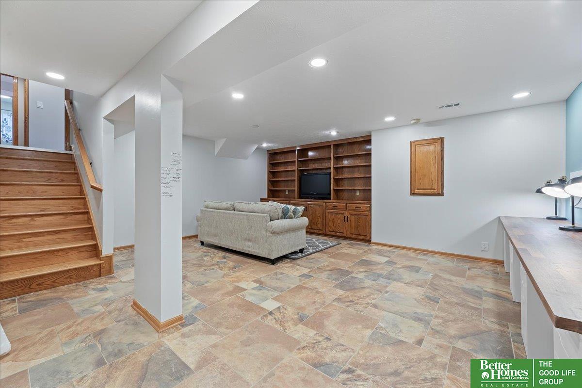 15615 Jackson Drive