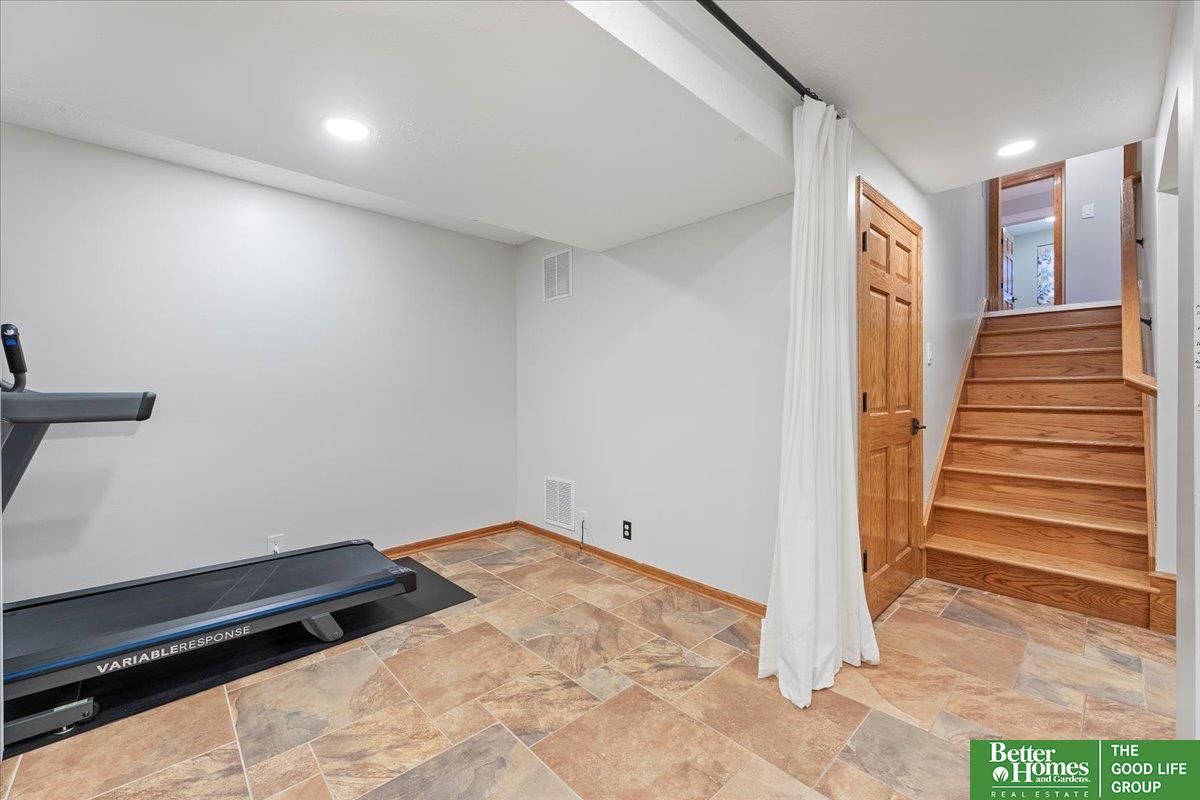 15615 Jackson Drive